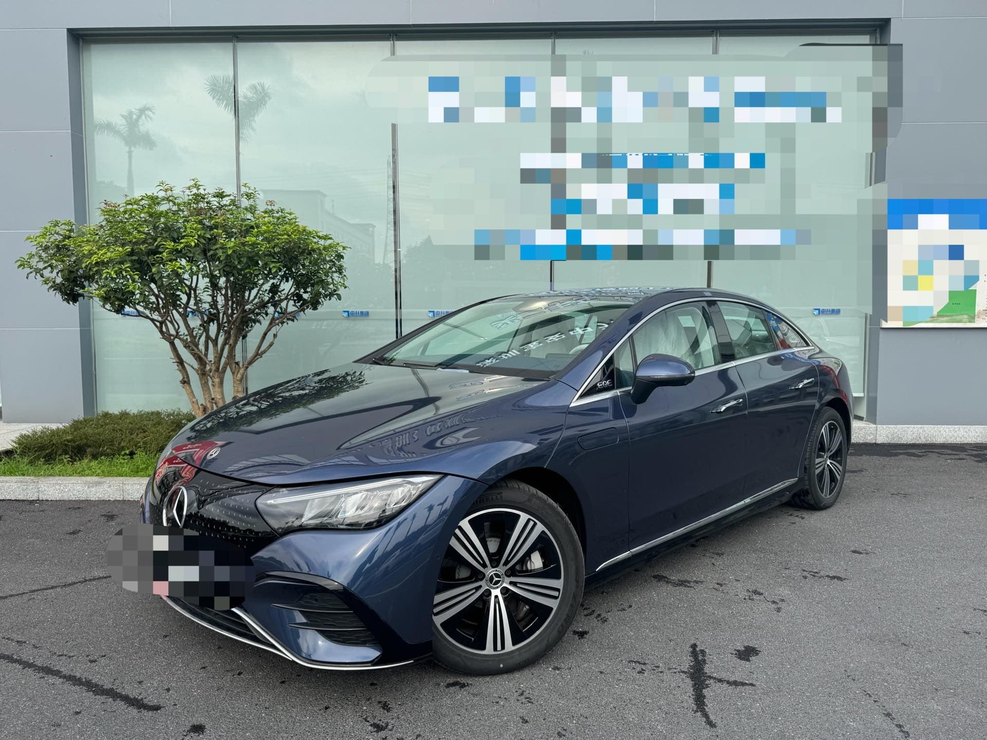 Mercedes-Benz 2025 EQE 500 4MATIC EQE 500 4MATIC Pioneer Edition, Automatic Transmission exterior