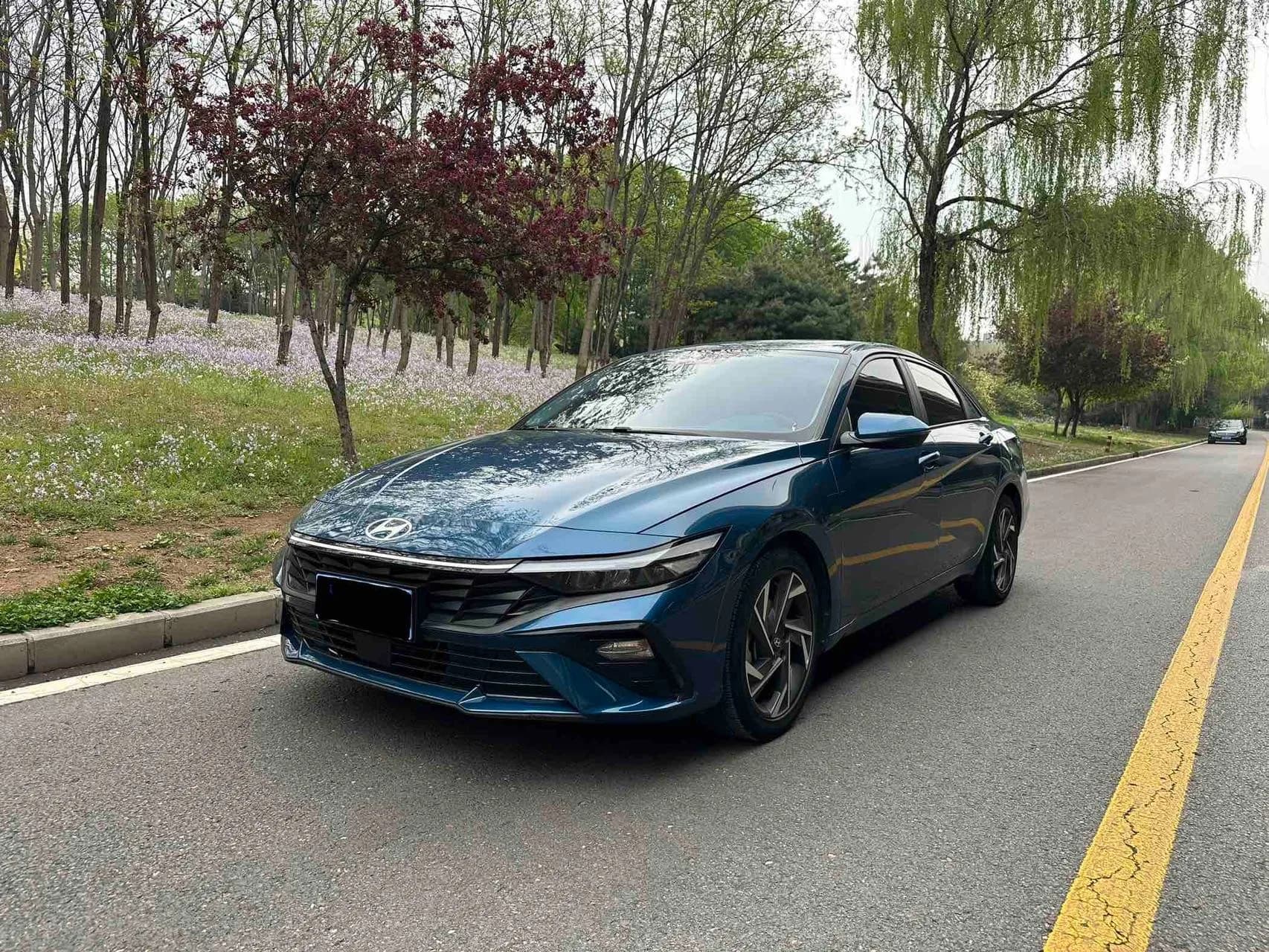 2023 Elantra 1.5L CVT GLS Leading Edition exterior