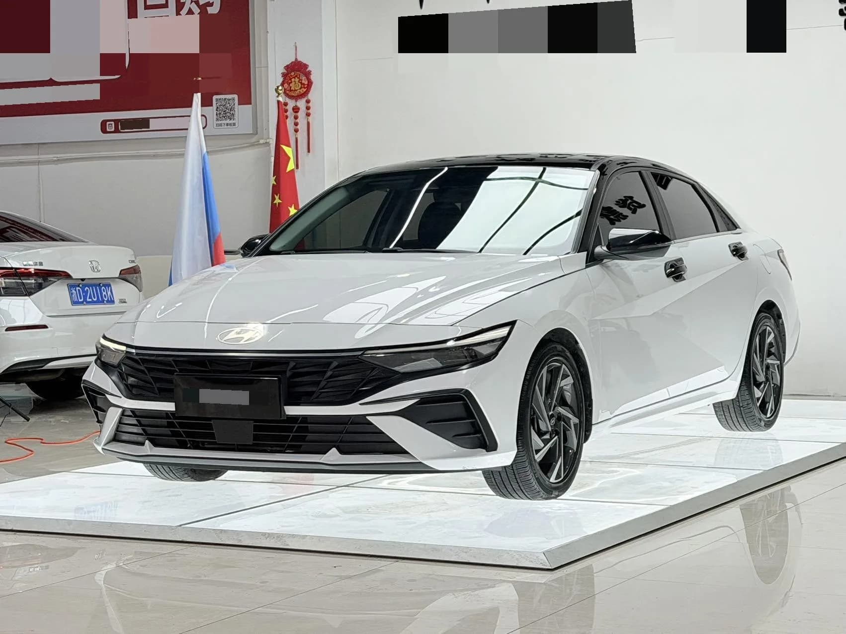 2023 Elantra 1.5L CVT LUX Premium Edition exterior