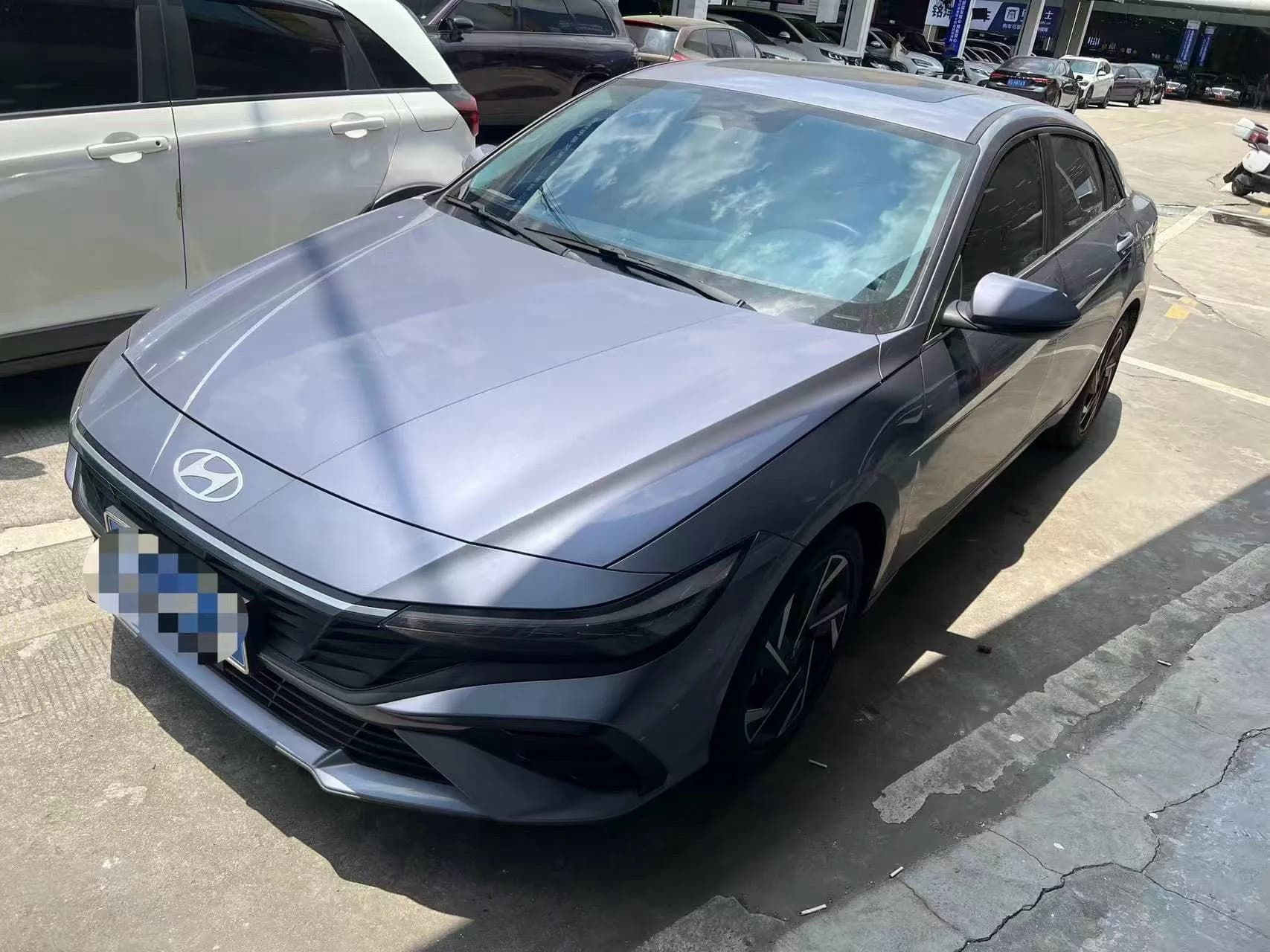 2023 Elantra 1.5L CVT LUX Premium Edition exterior