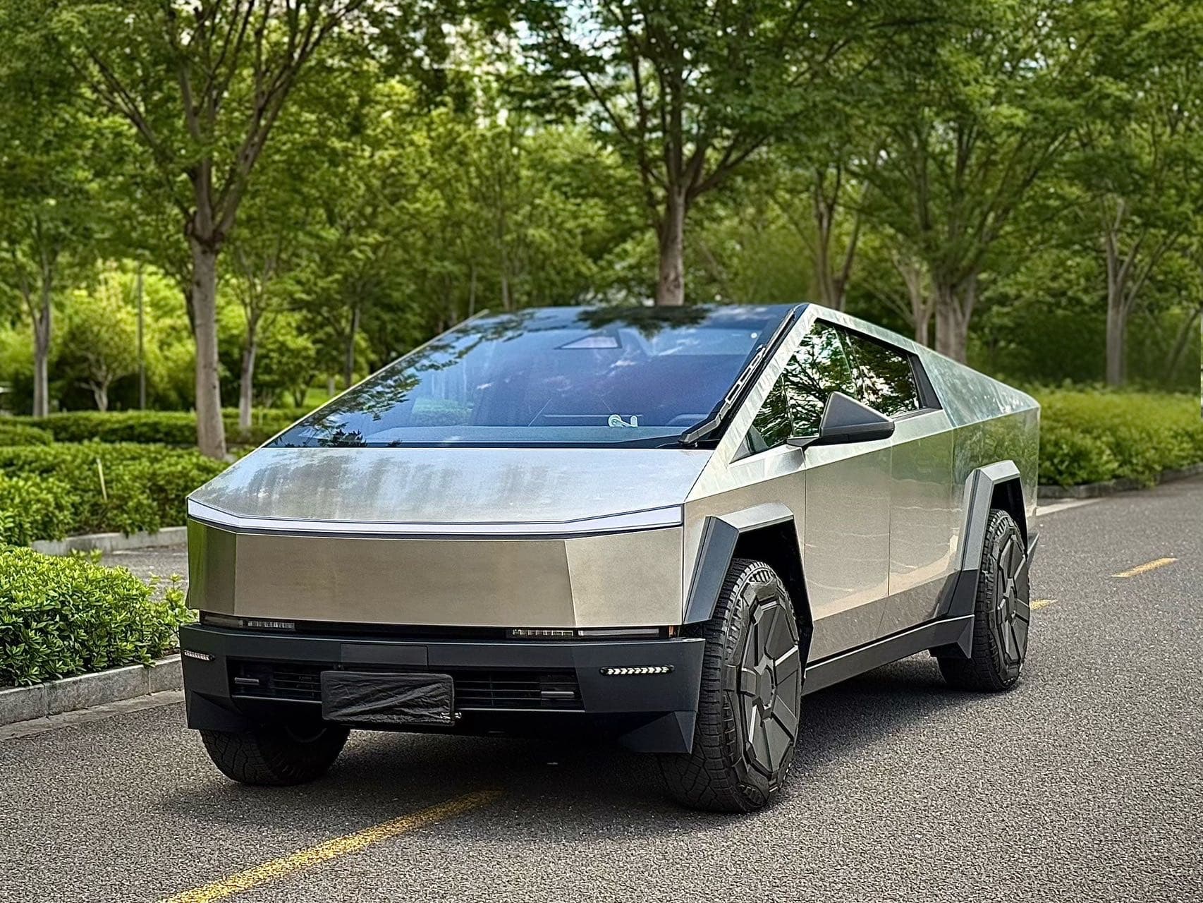 Tesla Model X (Imported) Tesla Cybertruck, Three-Motor Version, Automatic Transmission exterior