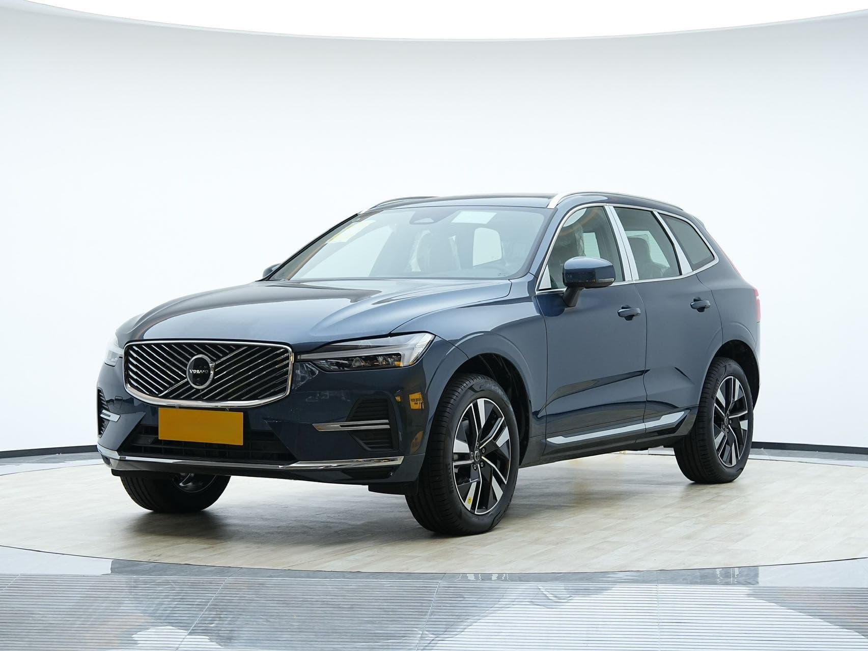 2025 Volvo XC60 B5 AWD Zhiyuan Luxury Edition exterior