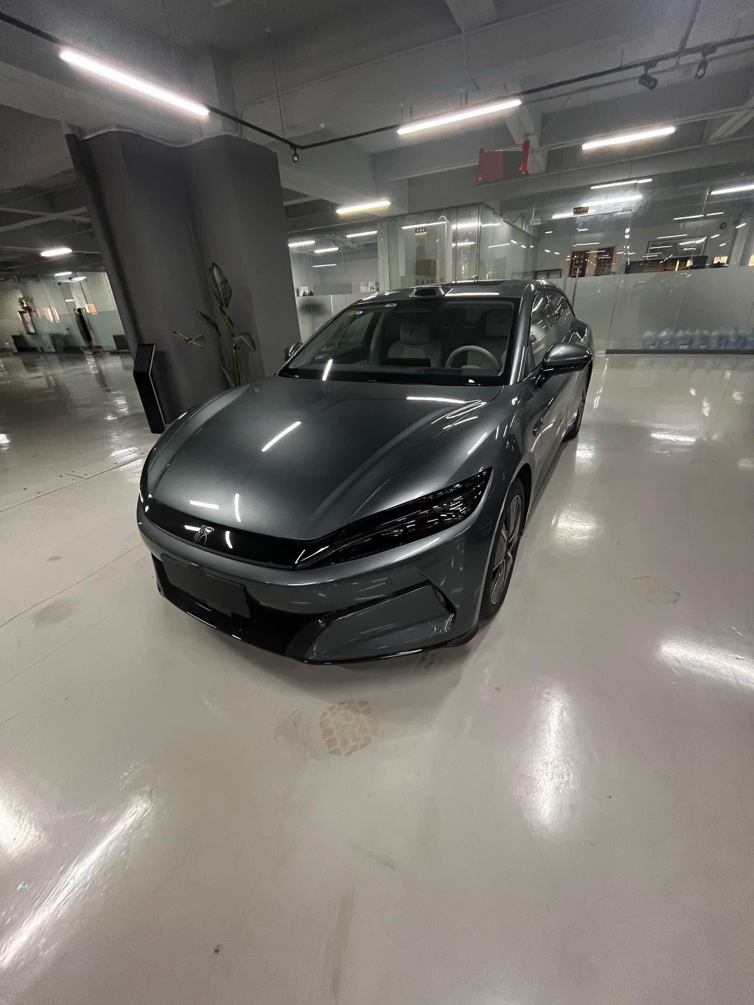 Han L 2025 Model Year DM-i 200KM LiDAR Flagship Edition exterior