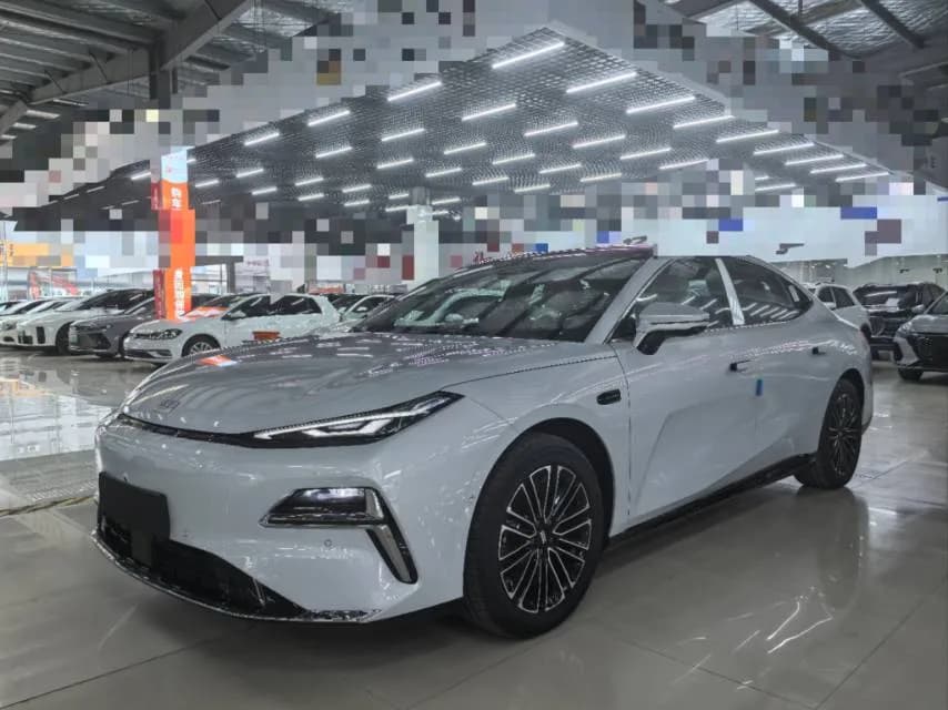 Galaxy Star 8 2025 Model 60km EM-i Luxury Edition exterior