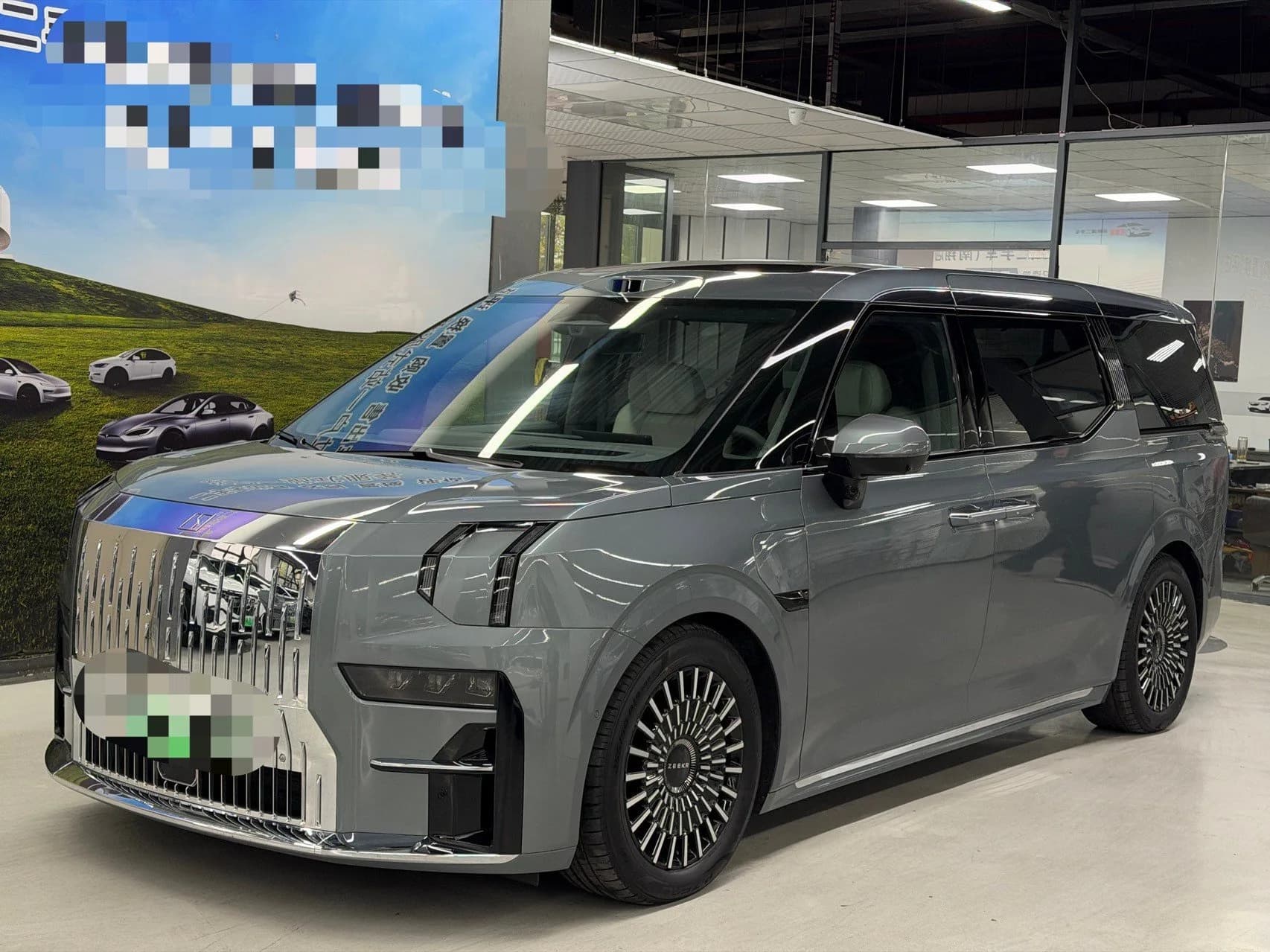 Zeekr 2024 Zeekr 009 Six-Seater Executive Edition AWD 108kWh Automatic Transmission exterior