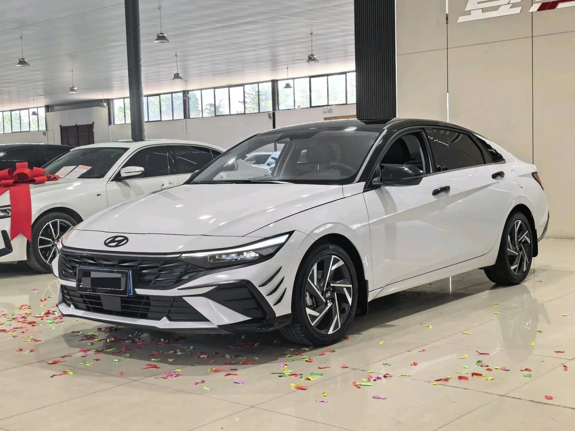 2023 Elantra 1.5L CVT LUX Premium Edition exterior