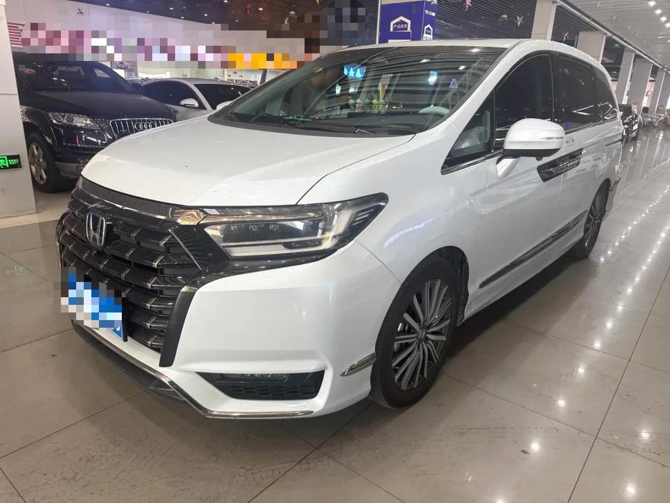 Honda 2024 Elysion e:HEV 2.0 CVT Luxury Edition Automatic exterior
