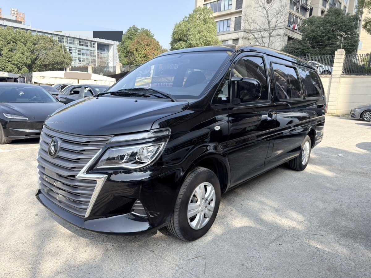 Fengxing Lingzhi M5 2023 Model Year Lingzhi M5 1.6 Practical Edition 5-Seater Manual Transmission exterior