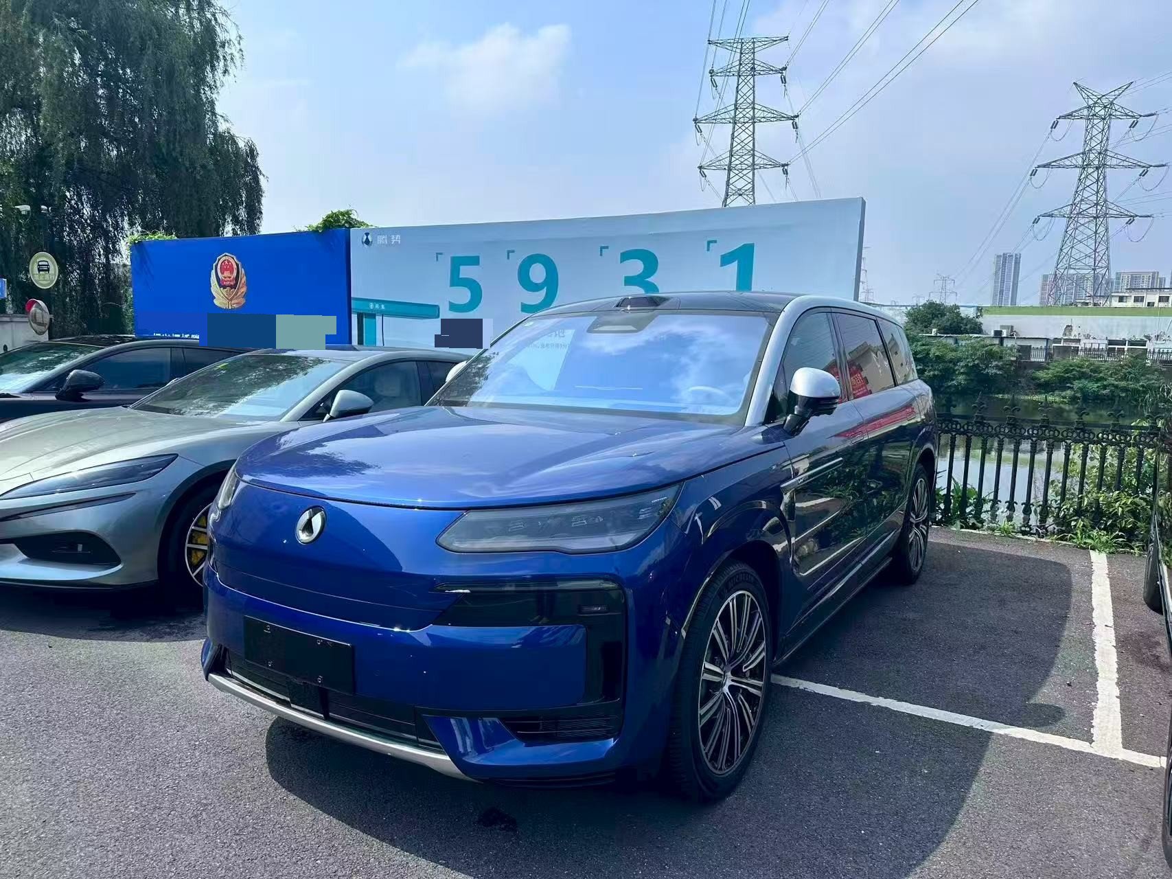 Dongfeng-Volkswagen 2025 Model Year Dongfeng-Volkswagen N9 2.0T CVT 1300 Flagship Automatic exterior