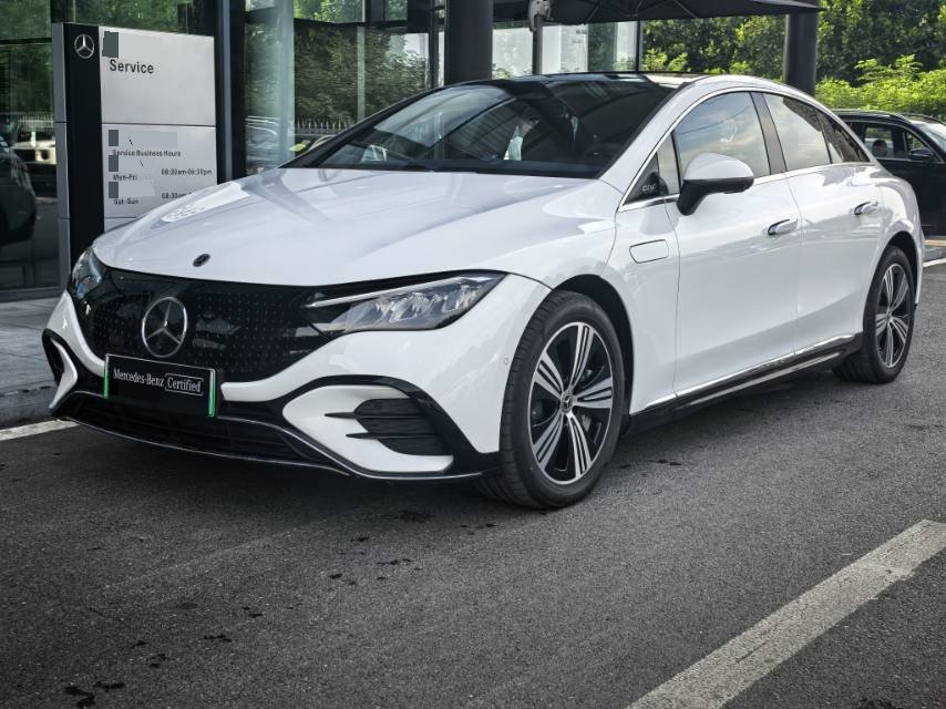 Mercedes-Benz 2025 EQE 500 4MATIC EQE 500 4MATIC Pioneer Edition, Automatic Transmission exterior