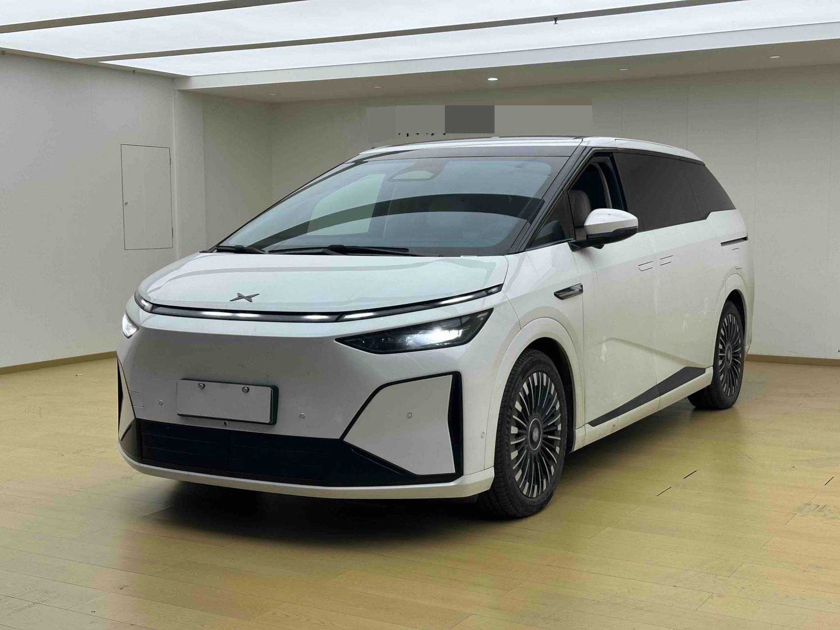 Xpeng 2026 X9 1602 Max Automatic exterior