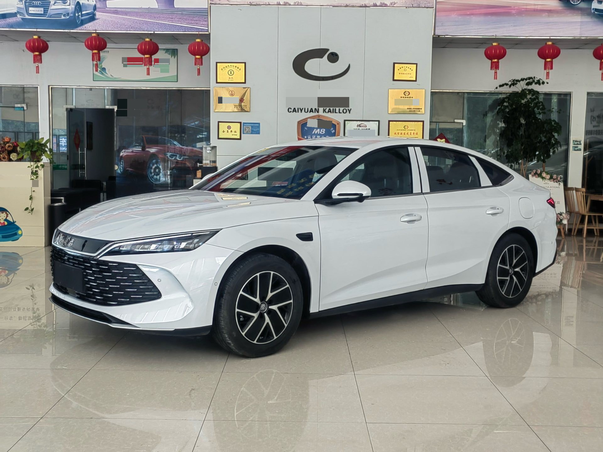 BYD 2026 Qin L DM-i 1.5 CVT 128KM Leading Edition Automatic Transmission exterior