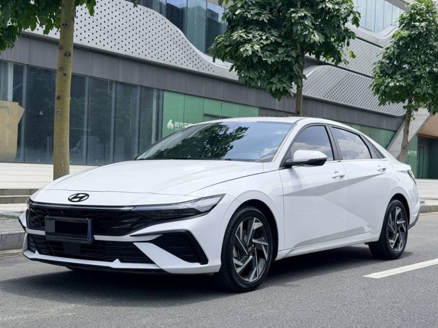 2023 Elantra 1.5L CVT LUX Premium Edition exterior