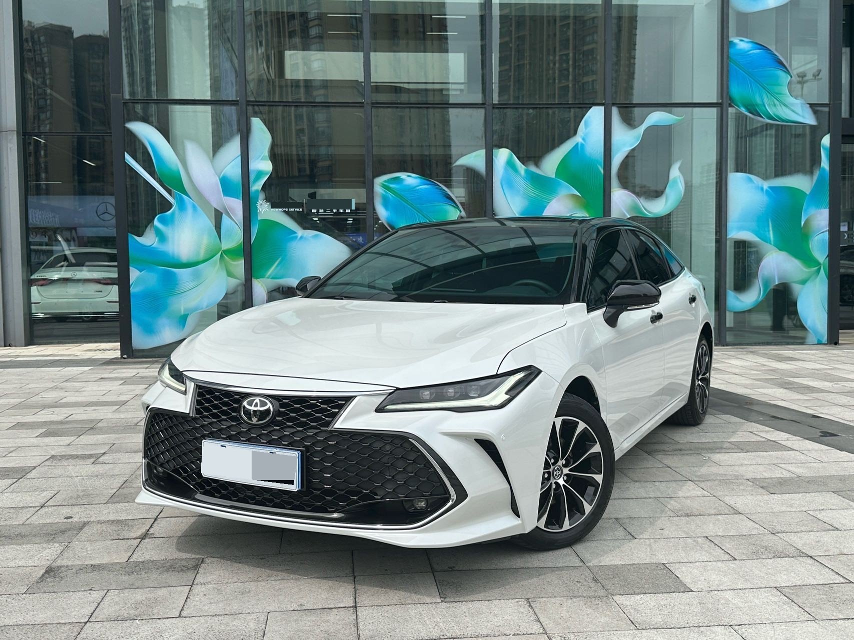 Toyota 2023 Avalon 2.5 Luxury Edition, Automatic Transmission exterior