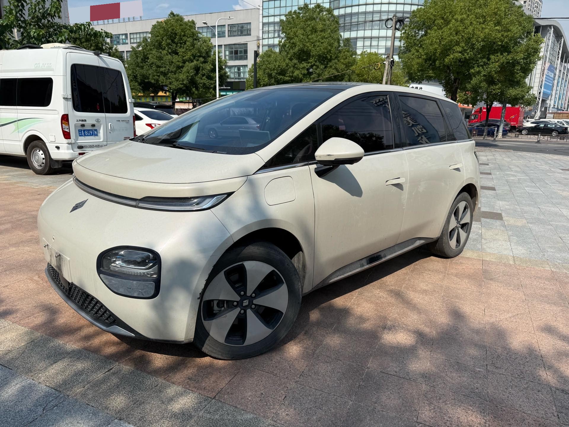Baojun Yunduo 2023 460 Max exterior
