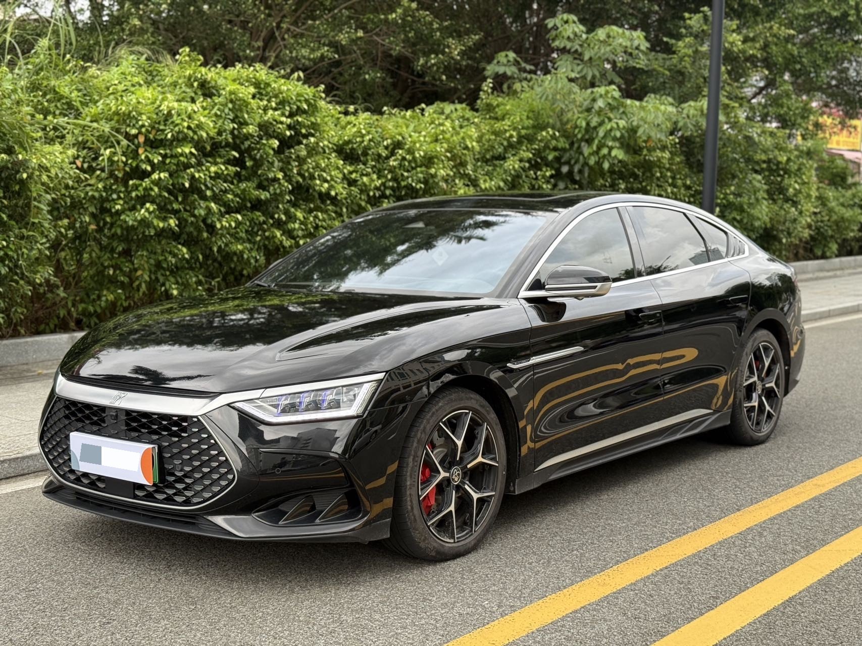 BYD 2023 Han DM-i 1.5T CVT Champion Edition 200KM Flagship Automatic exterior