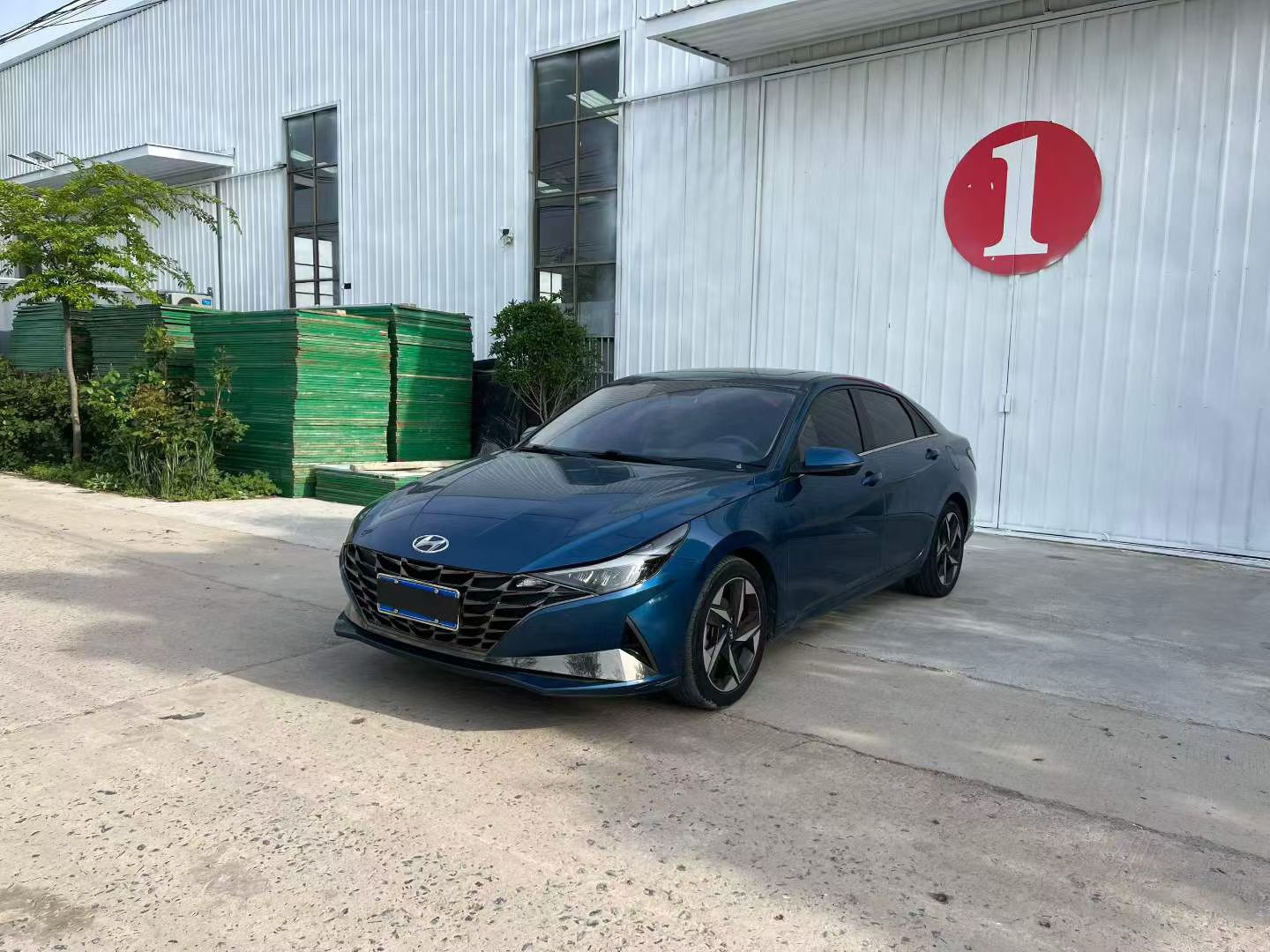 2023 Elantra 1.5L CVT LUX Premium Edition exterior