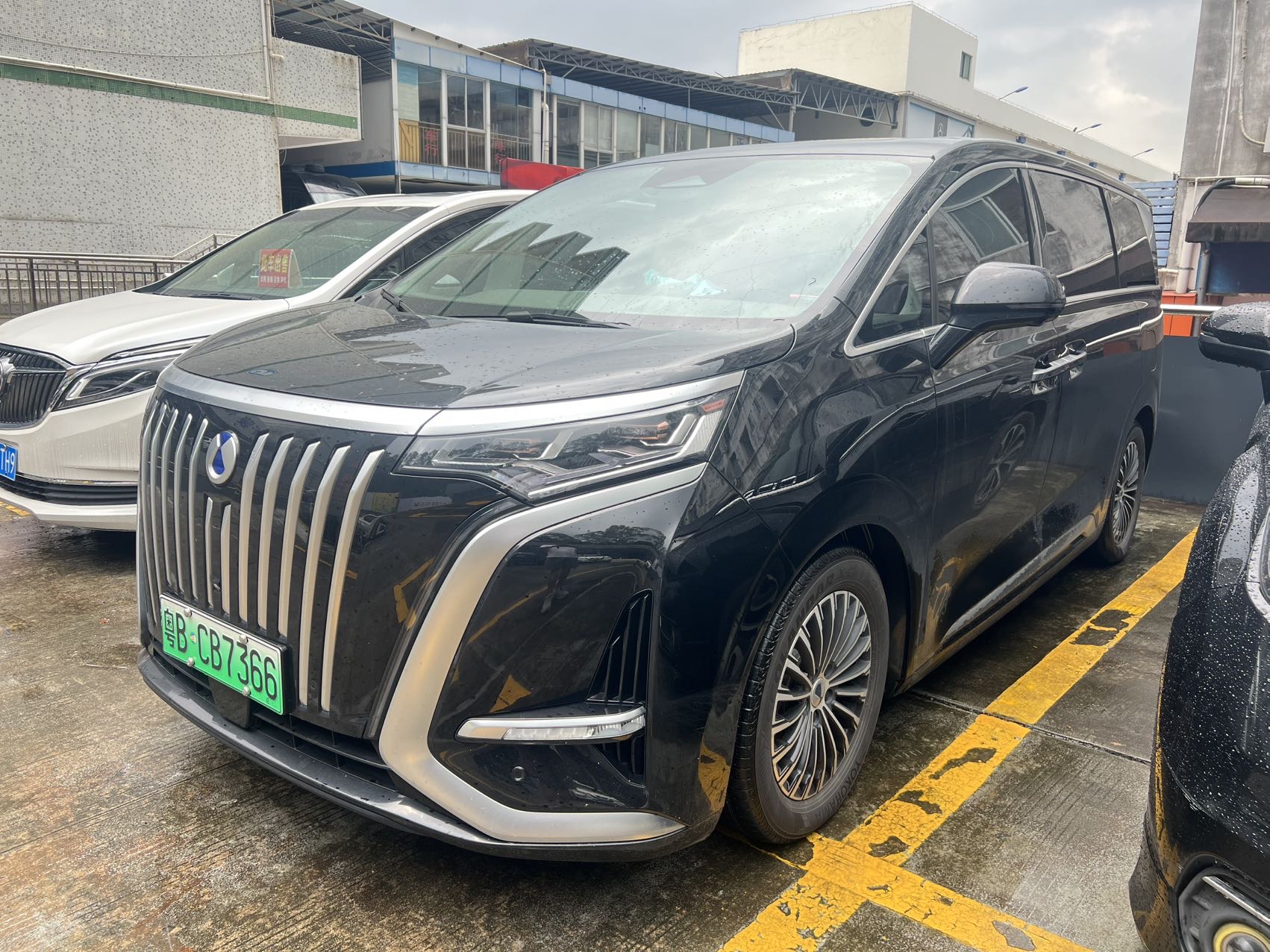 Dongfeng-Volkswagen 2024 Model Year Dongfeng-Volkswagen D9 EV EV600 AWD Flagship Automatic Transmission exterior