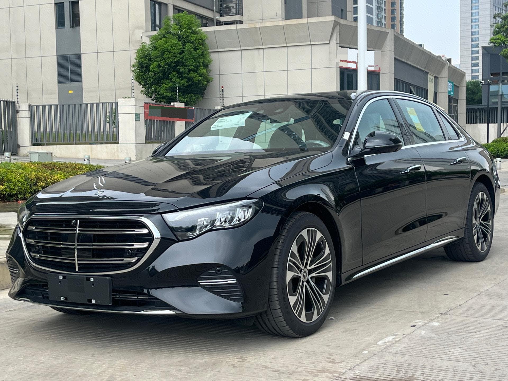 2026 Mercedes-Benz E-Class E 300 L 48V 2.0T Style (Facelift) Automatic Transmission exterior
