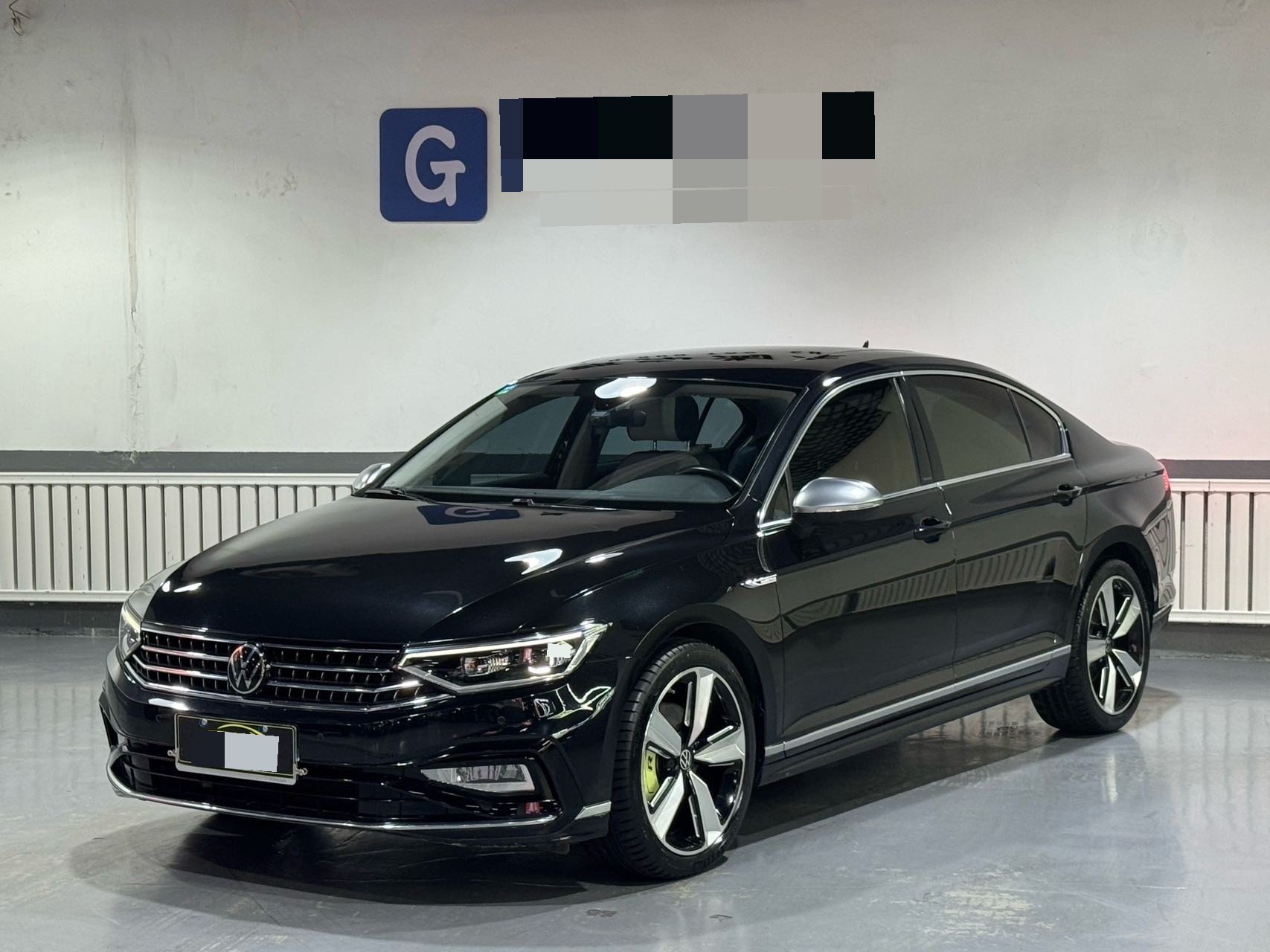 Volkswagen 2024 Magotan 2.0TSI 330TSI 2 Million Units Commemorative Edition Luxury Model, Automatic Transmission exterior