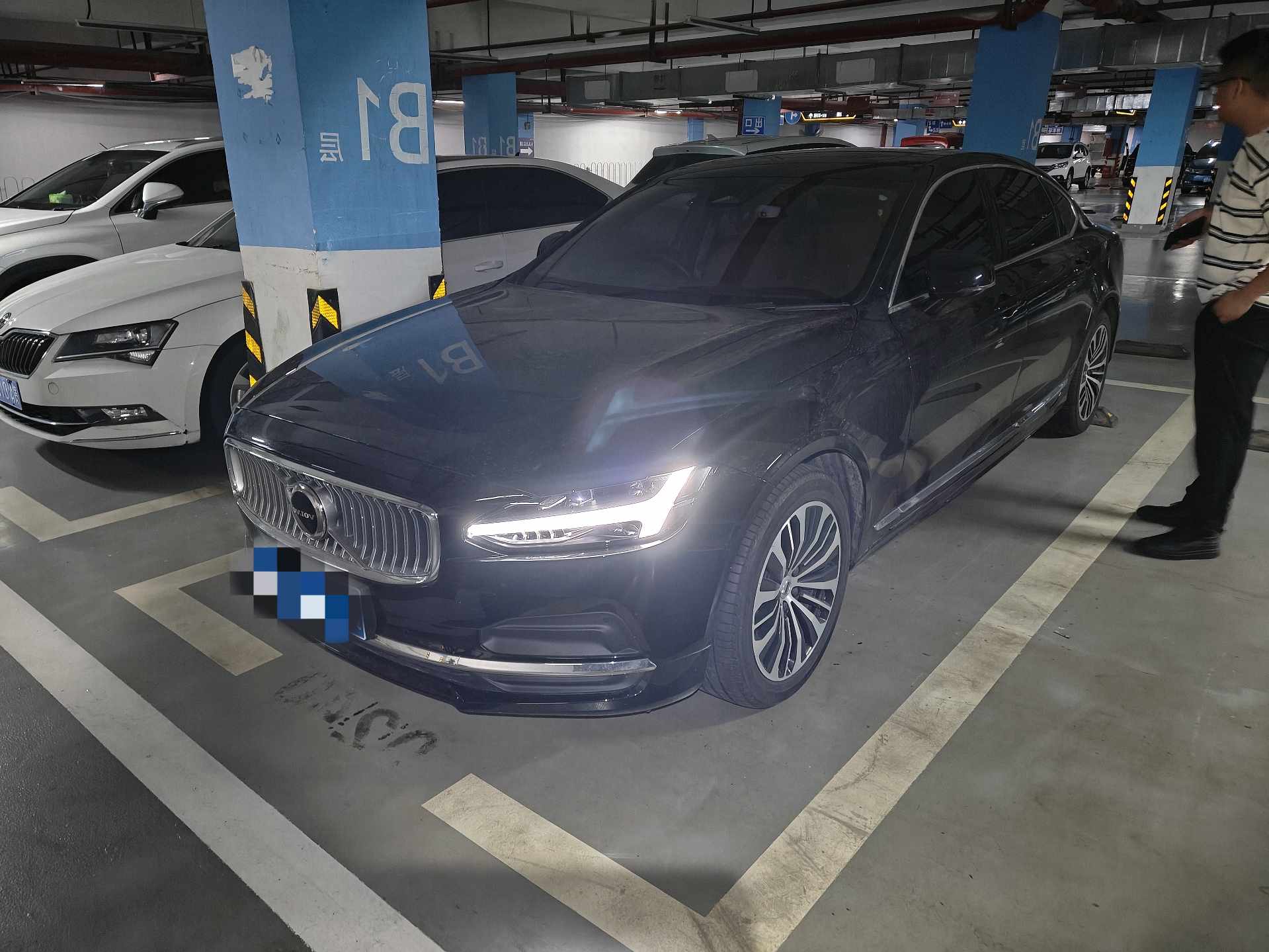 2024 Volvo S90 B5 Smart Comfort Luxury Edition exterior