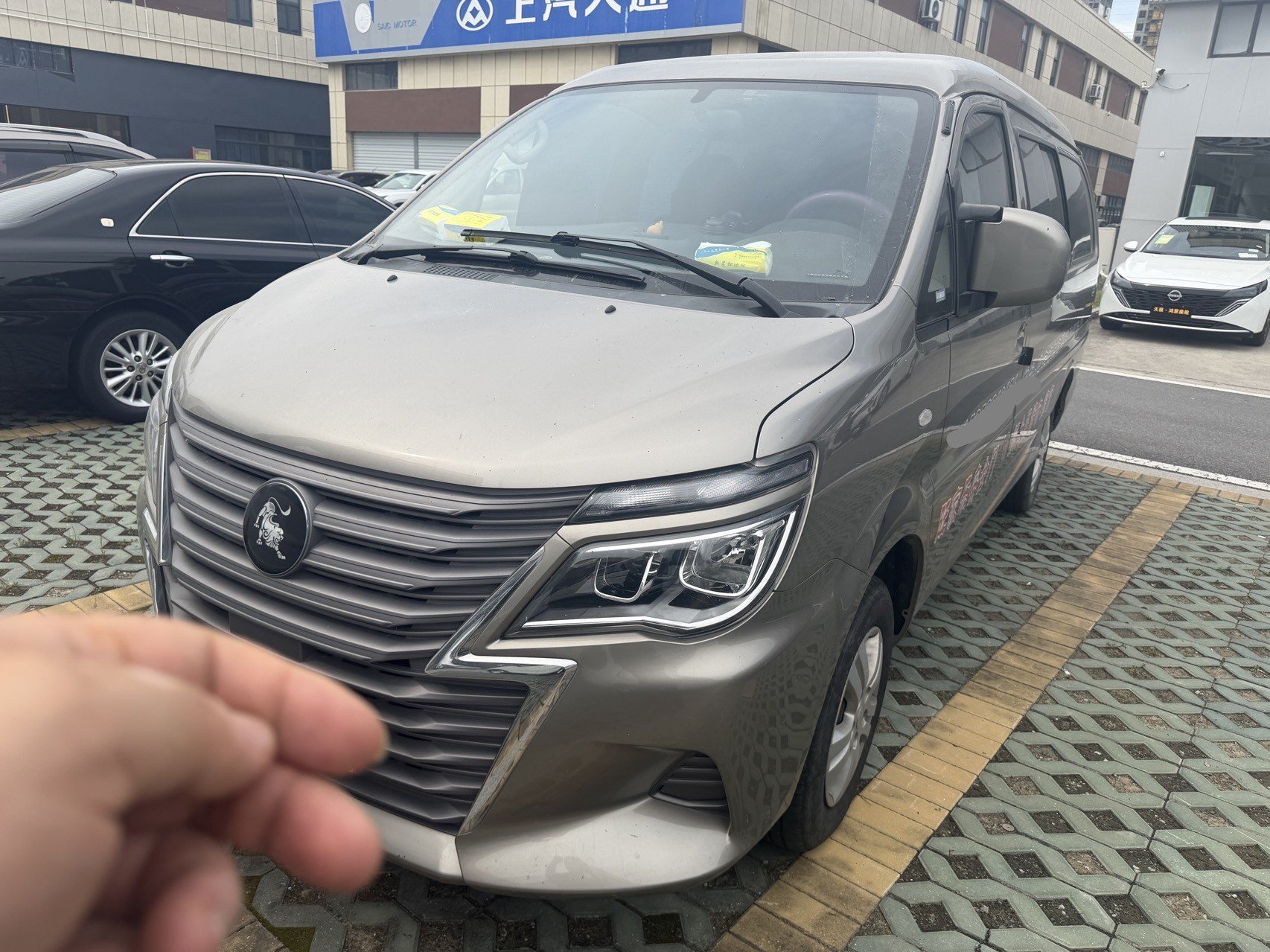 Fengxing Lingzhi M5L 2023 Model Year Lingzhi M5L 1.6 Comfort Edition 7-Seater Manual Transmission exterior