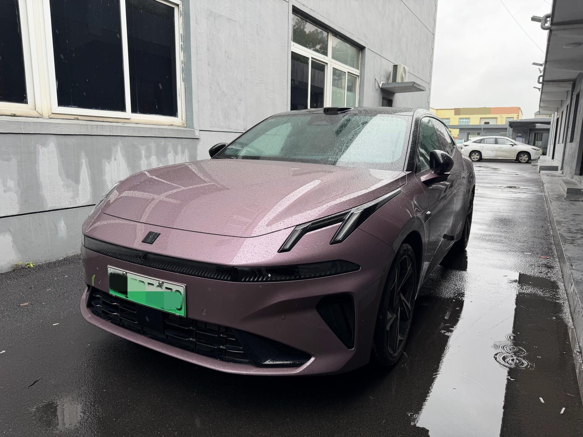 Lynk & Co 2026 Model Year Lynk & Co 07 EM-P 1.5T 126 Long Range Ultra H7 Automatic Transmission exterior