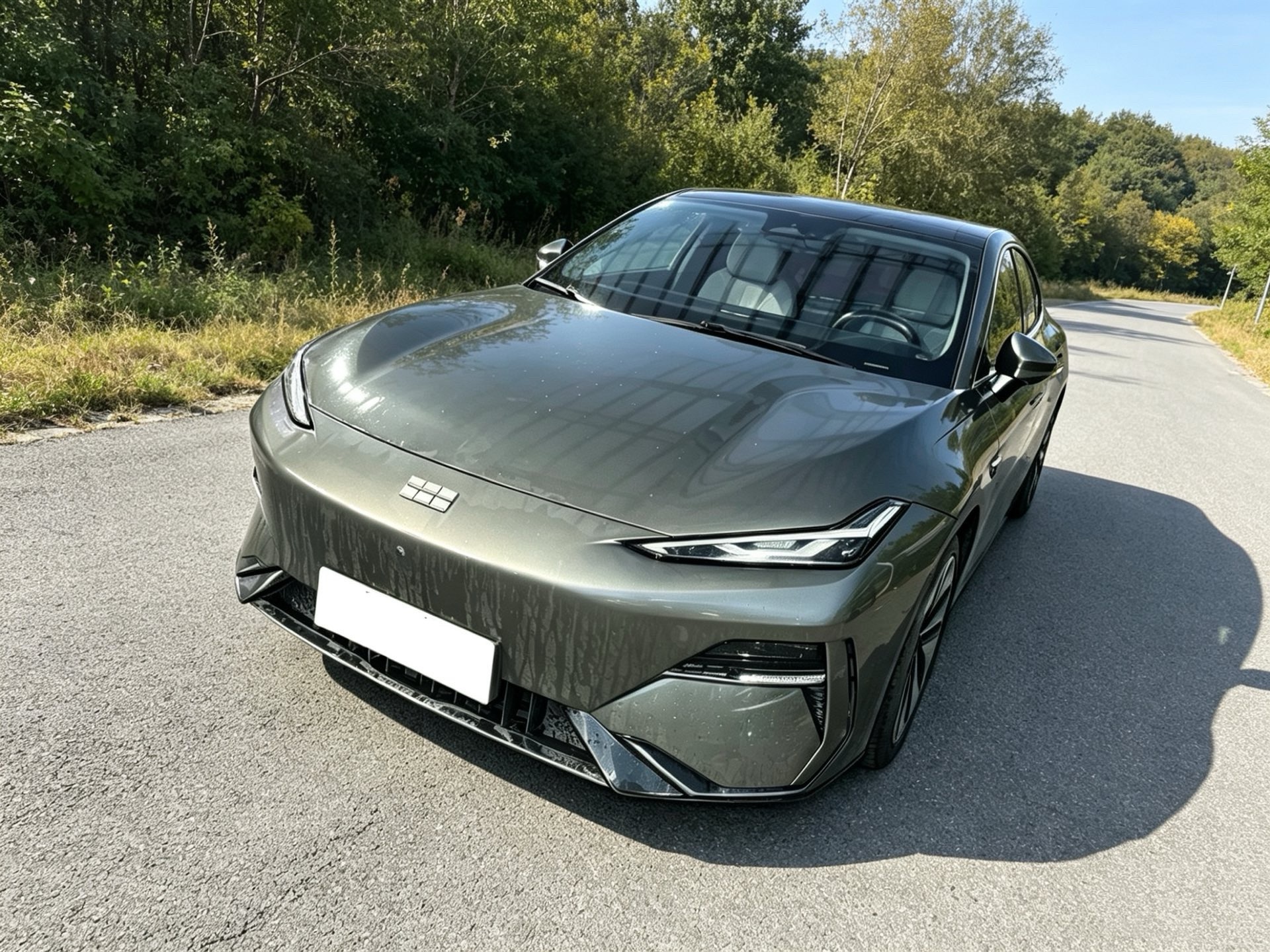 Galaxy E8 2024 Model, 665 km, Rear-Wheel Drive "Starship" Long-Range Edition exterior