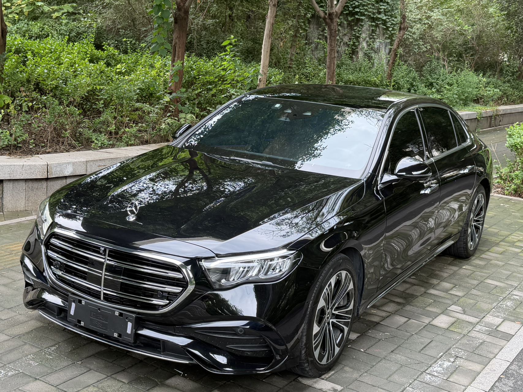 Mercedes-Benz E-Class 2024 E 300 L 48V 2.0T Sporty (Facelift) Automatic exterior