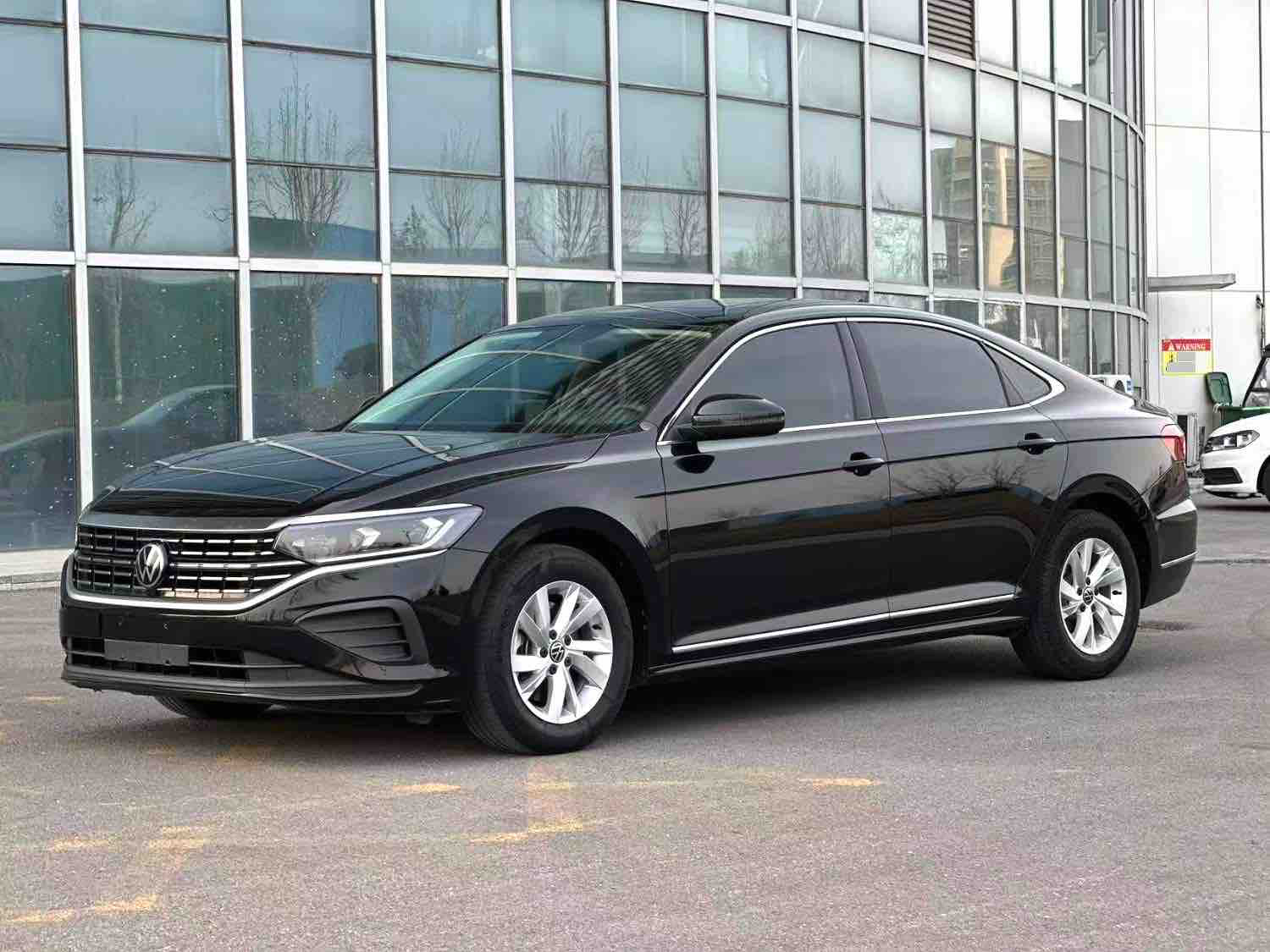 2023 Passat 280TSI Business Edition exterior