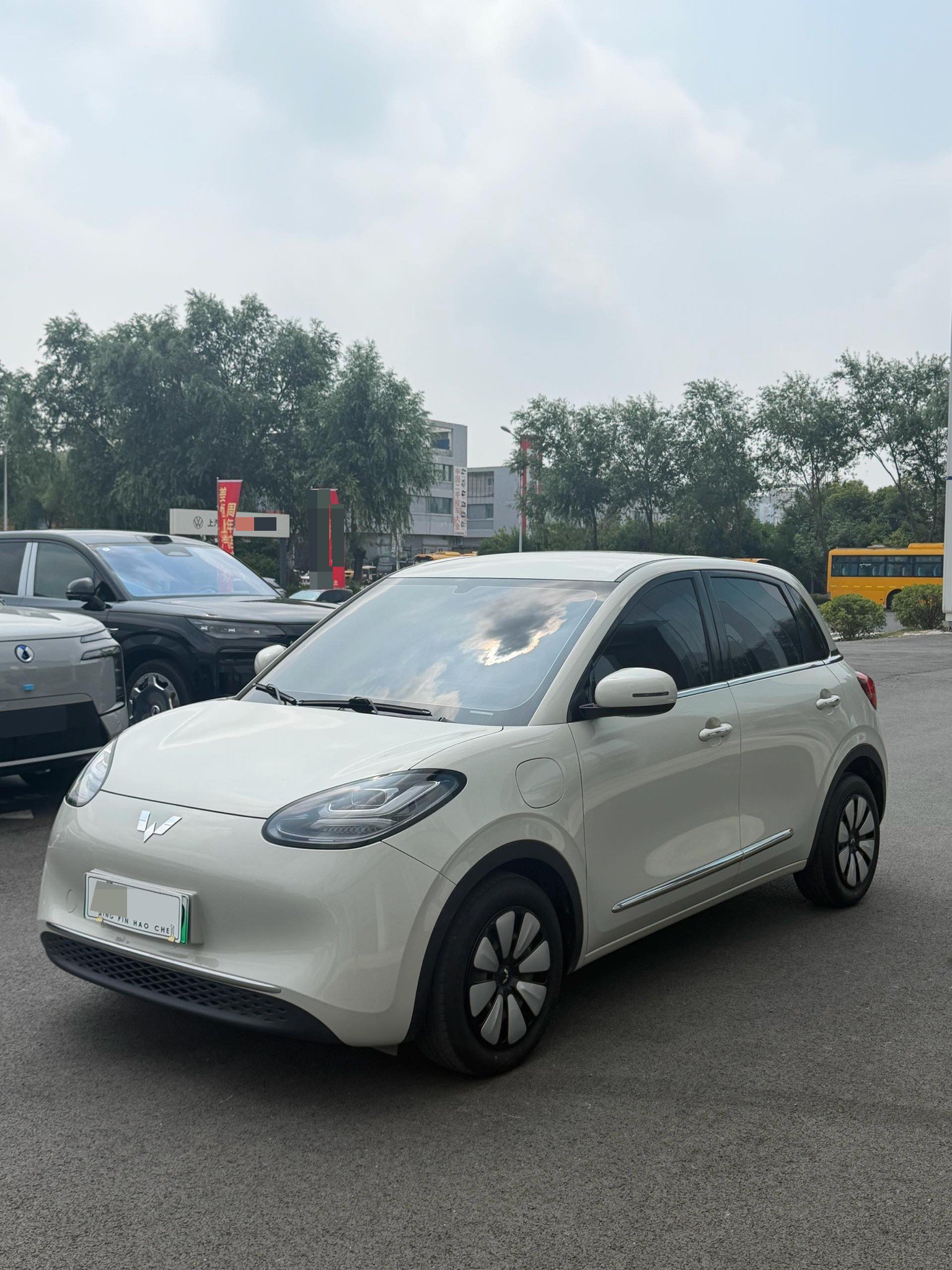 Wuling 2025 Bingo 333km "Yuexiang" Edition, Automatic Transmission exterior