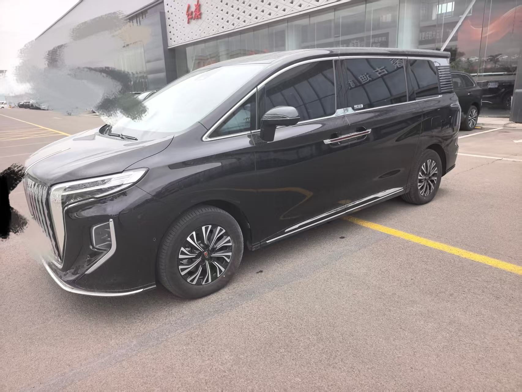 Hongqi HQ9 PHEV 2024 Model Year 2.0T AWD Luxury Edition exterior