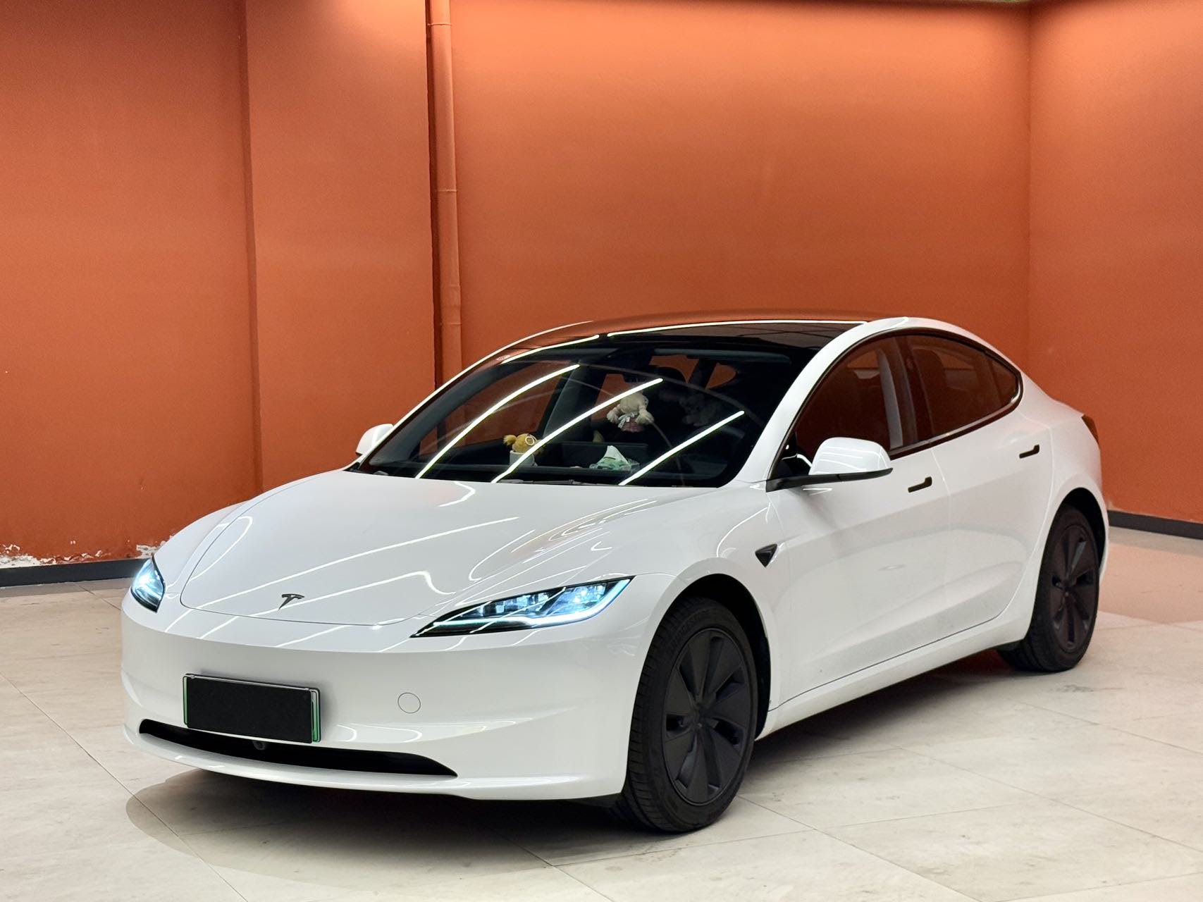 Tesla 2025 Model 3 Rear-Wheel Drive (Facelift) Automatic Transmission exterior