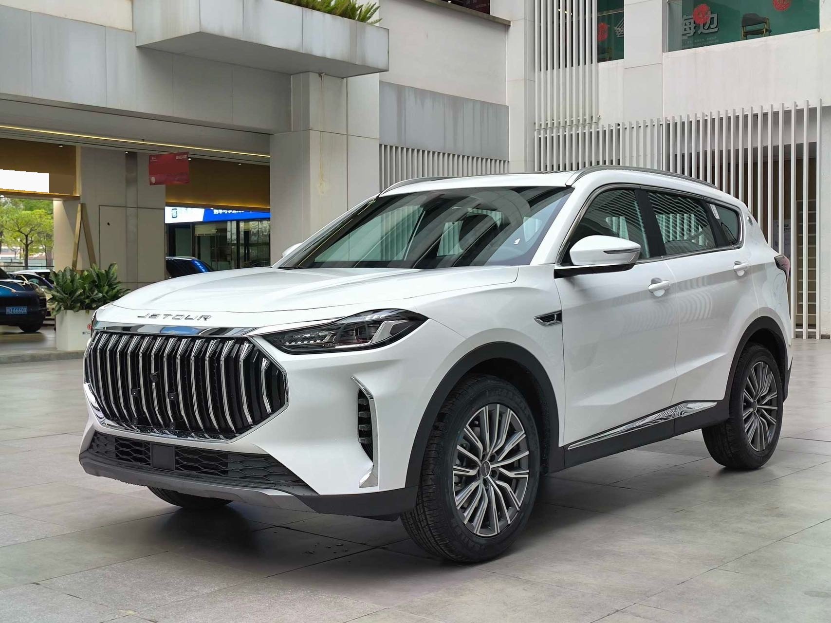 Jietu 2025 X70 PLUS 1.5T Champion Edition MAX 5-Seater Automatic Transmission exterior
