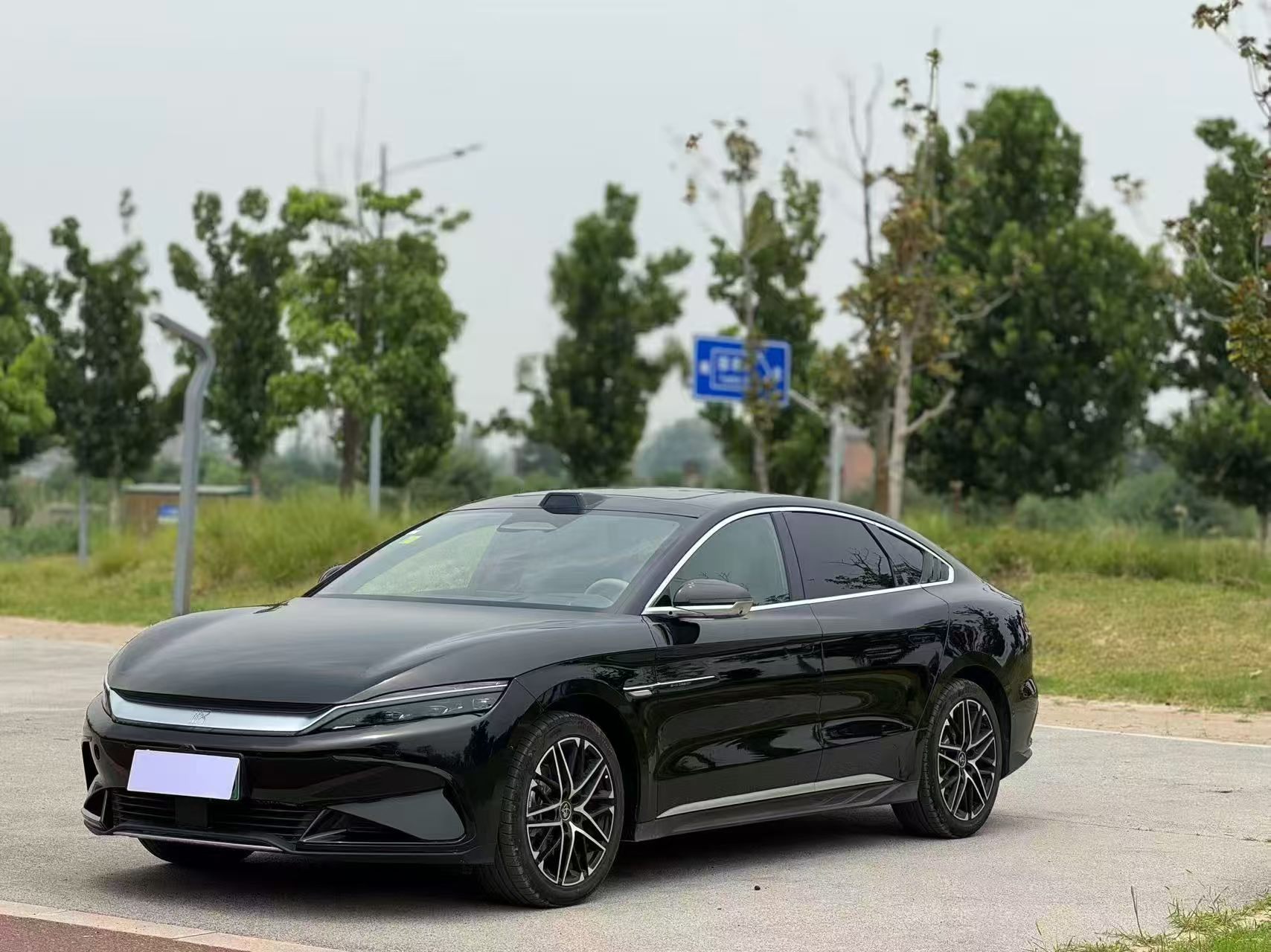 BYD 2025 Han EV Intelligent Driving Edition 635KM LiDAR Flagship Model, Automatic Transmission exterior