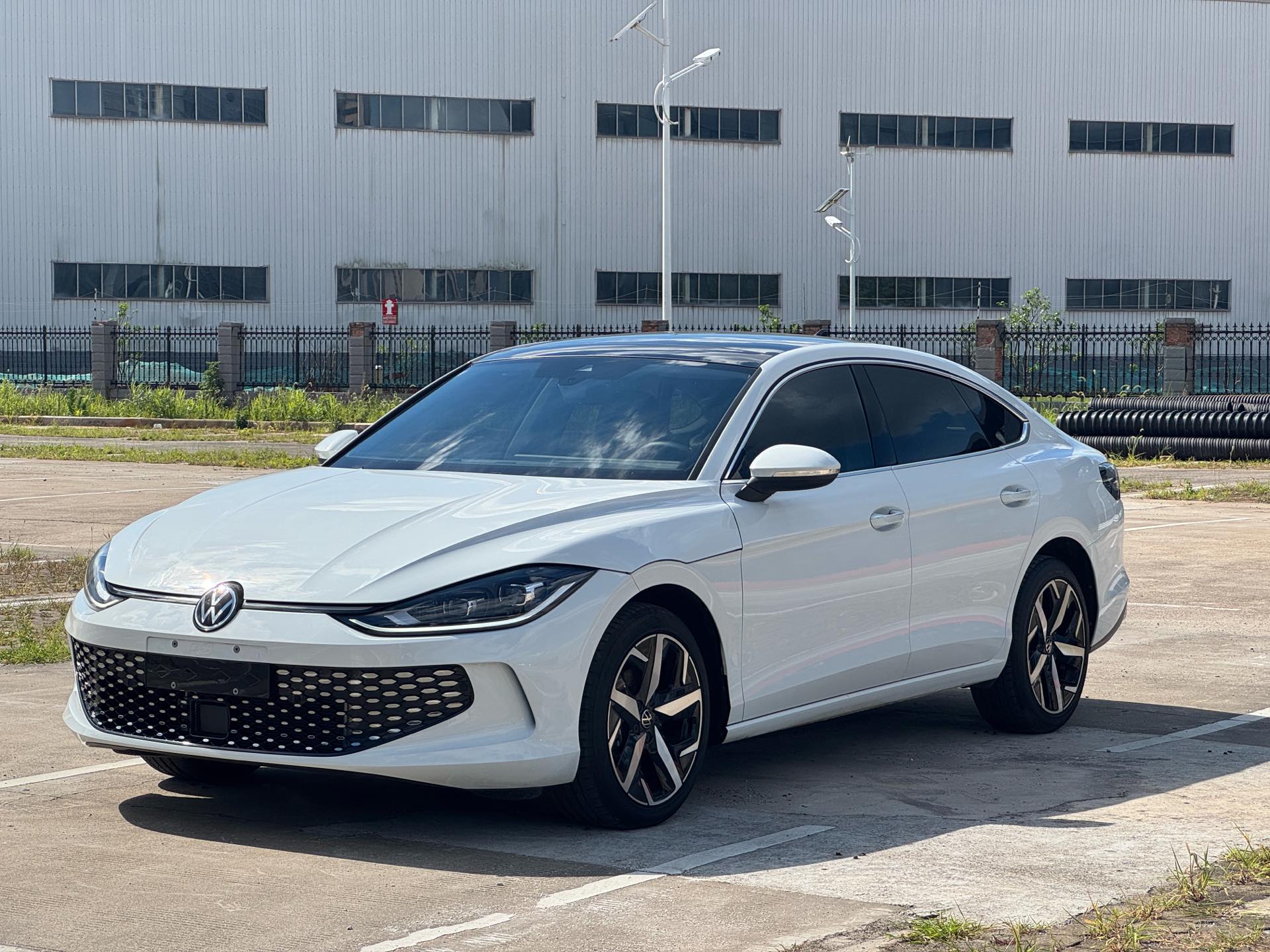 Volkswagen 2025 Lavida L 1.4TSI 280TSI "Cool & Spicy" Edition, Automatic Transmission exterior