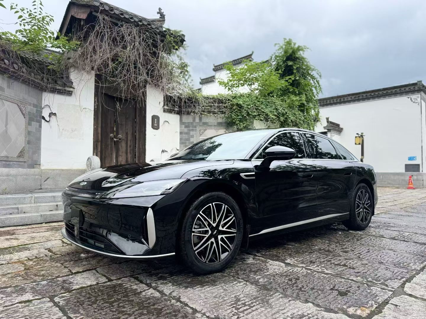Chery 2025 Fengyun A9L 1.5T 260 Ultra-Long Range Luxury Edition, Automatic Transmission exterior