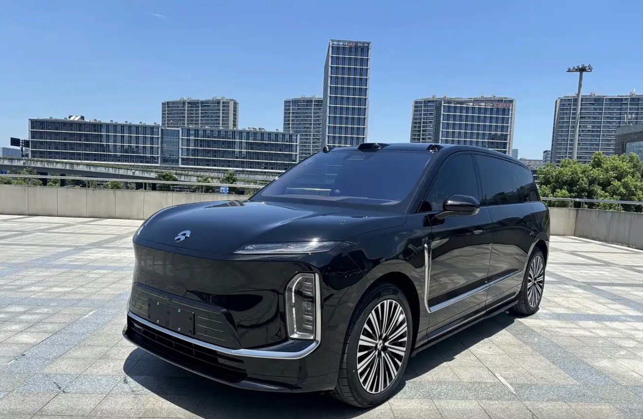 NIO 2026 ES9 102kWh Executive Center Console Luxury Edition, Automatic Transmission exterior