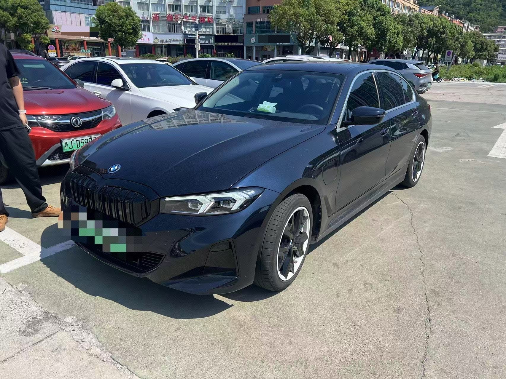 BMW 2025 i3 eDrive 35 L Automatic exterior