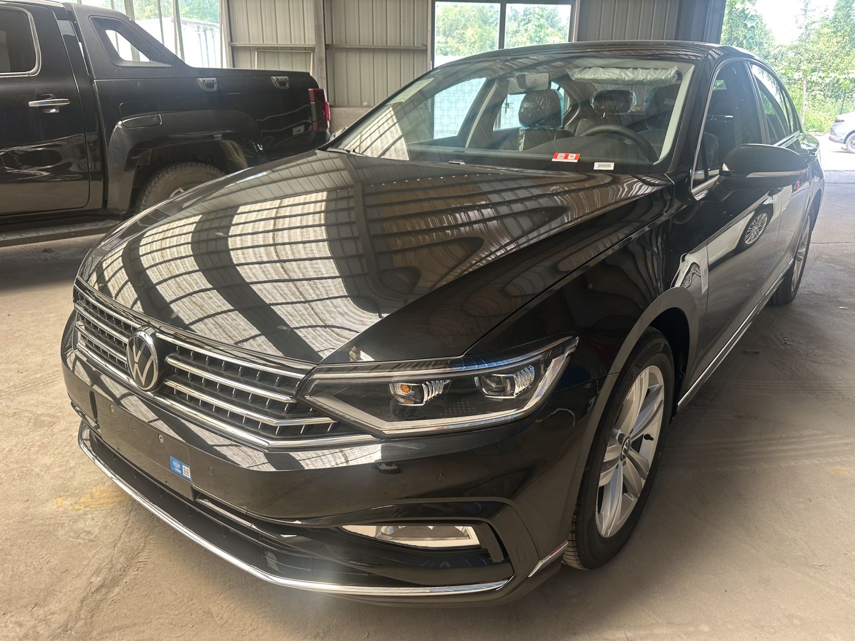 Volkswagen 2025 Magotan 1.4TSI 280TSI 2 Million Units Commemorative Edition Comfort Trim, Automatic Transmission exterior