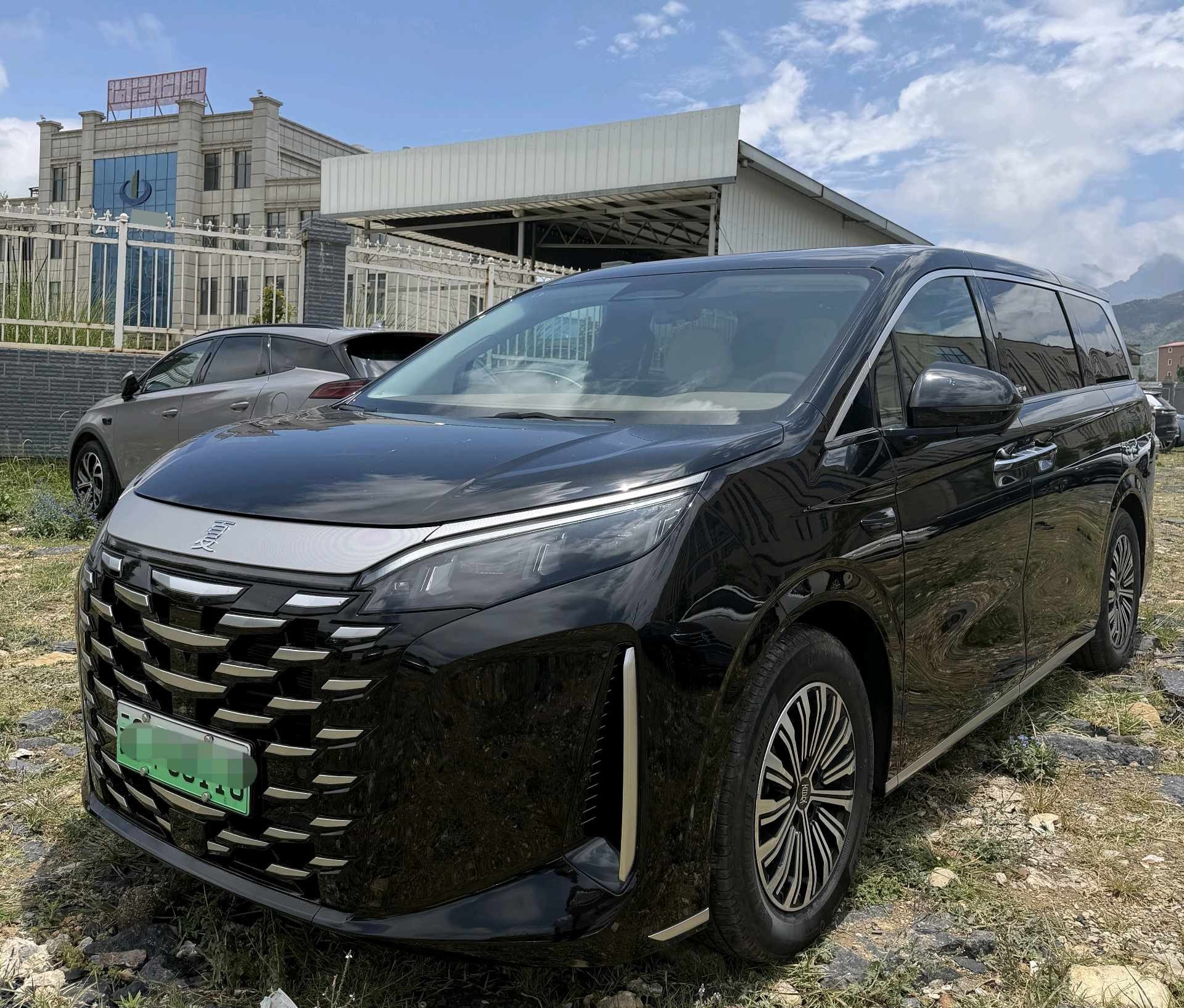 BYD 2025 Xia DM-i 1.5T CVT 180 km "Transcendence" Edition Automatic Transmission exterior