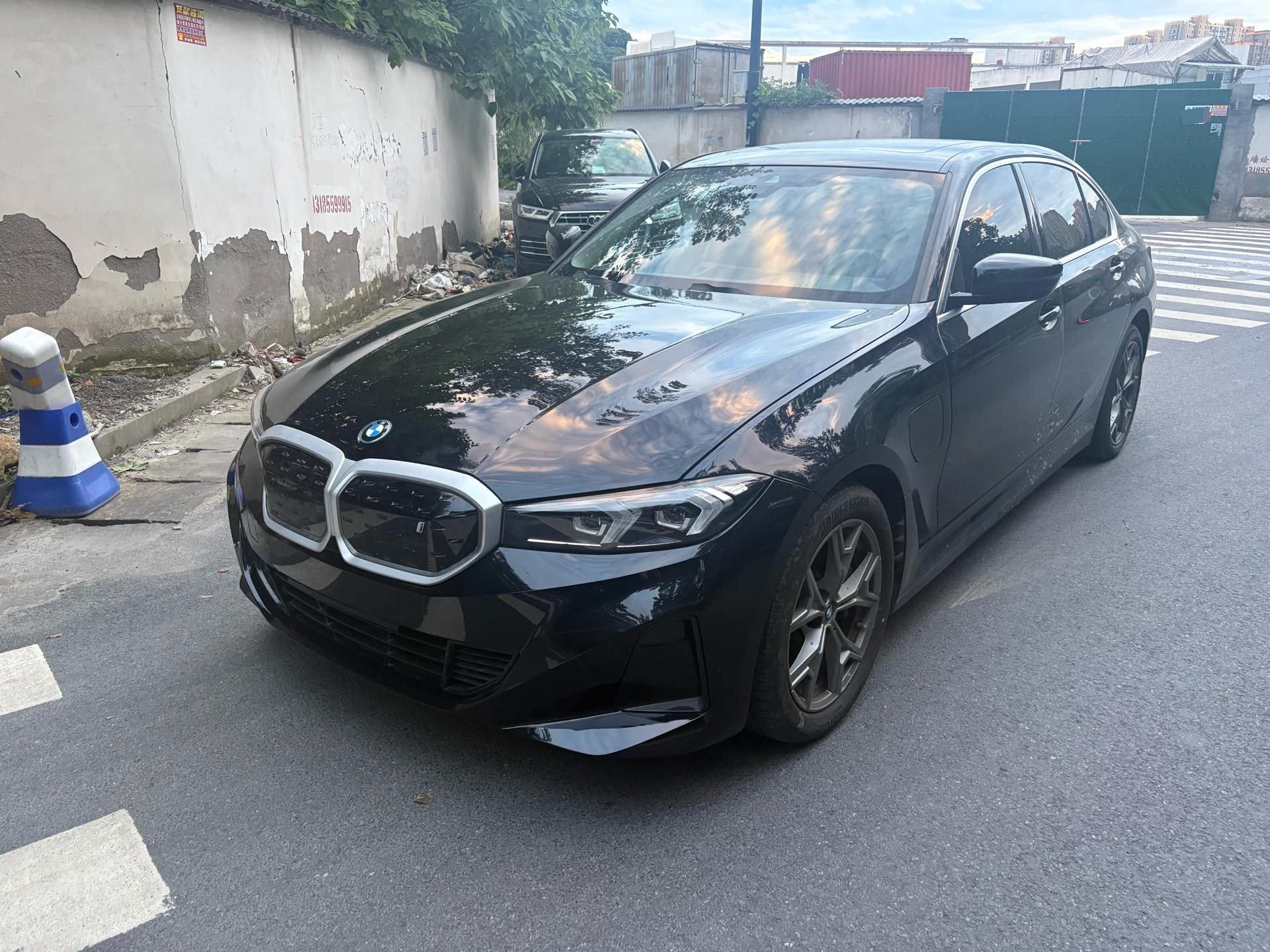 BMW 2025 i3 eDrive 35 L Automatic exterior