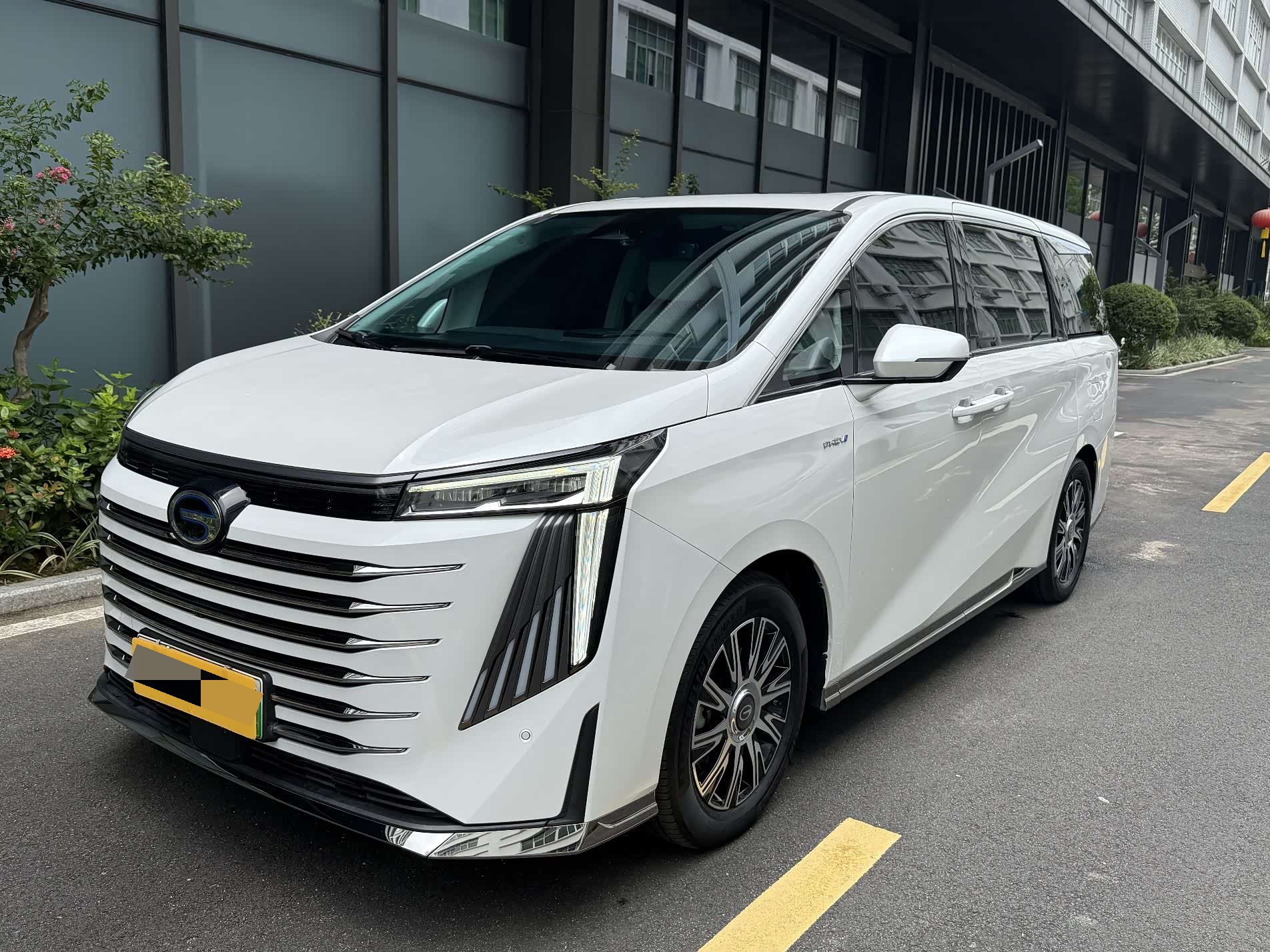 GAC Trumpchi 2023 E9 2.0T MAX Automatic exterior