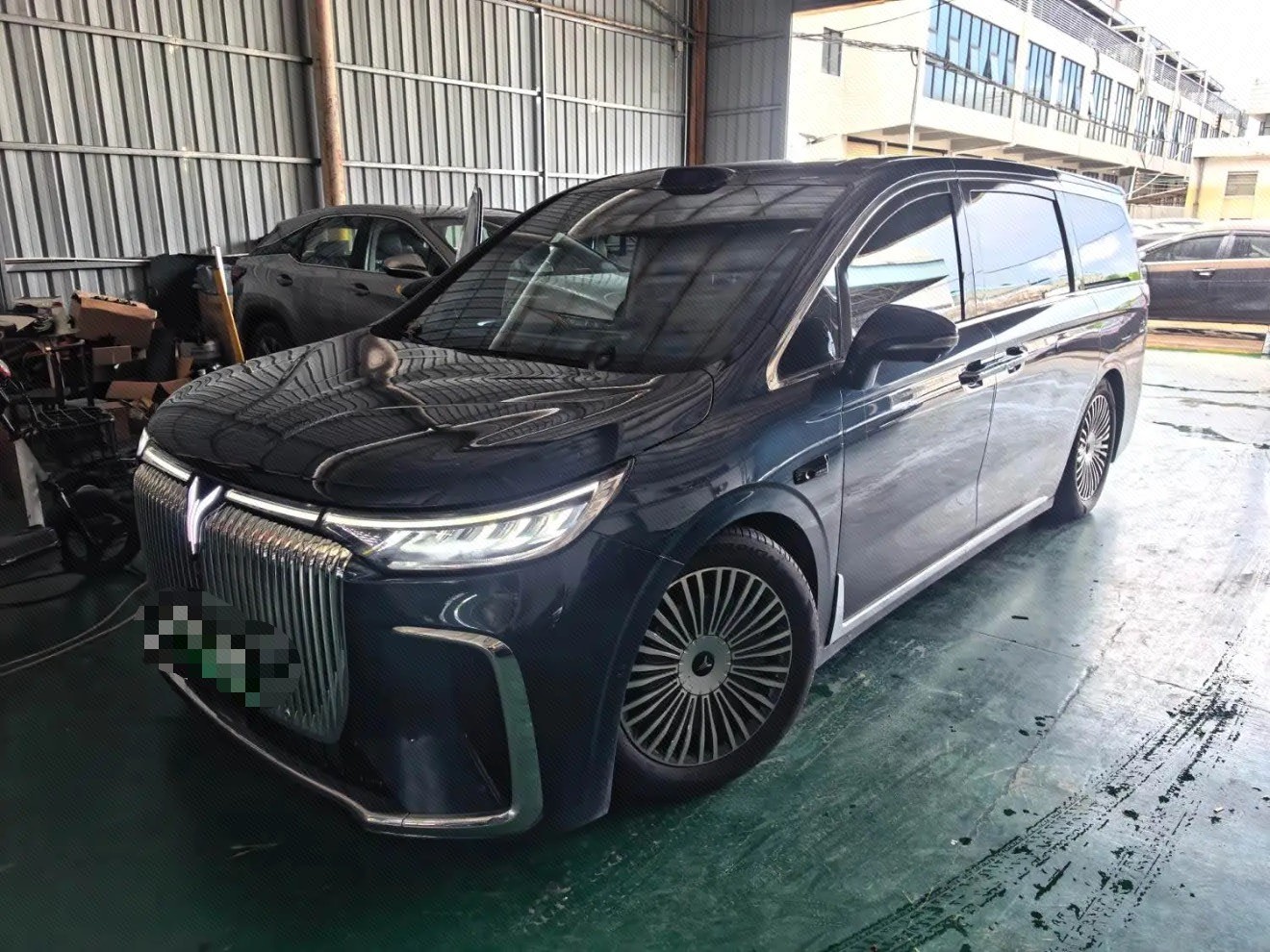 LanTu 2025 Dreamer PHEV 1.5T AWD Flagship Qiankun Edition, Automatic Transmission exterior