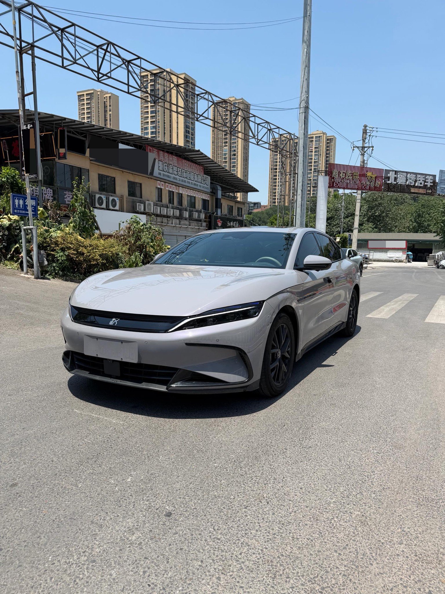 BYD 2025 Han DM-i 1.5T CVT 125KM Elite Edition Automatic Transmission exterior