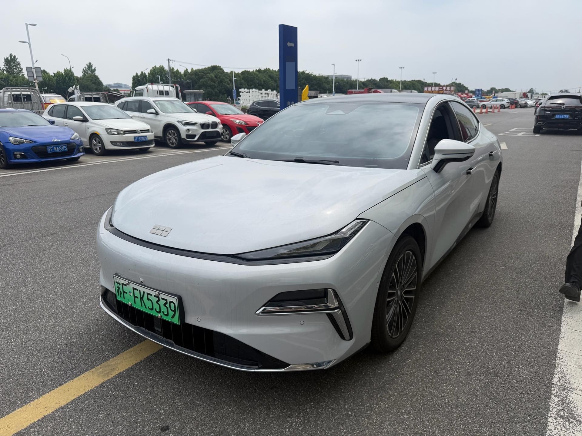 Galaxy Star 8 2025 Model Year 130 km EM-i Premium Edition exterior