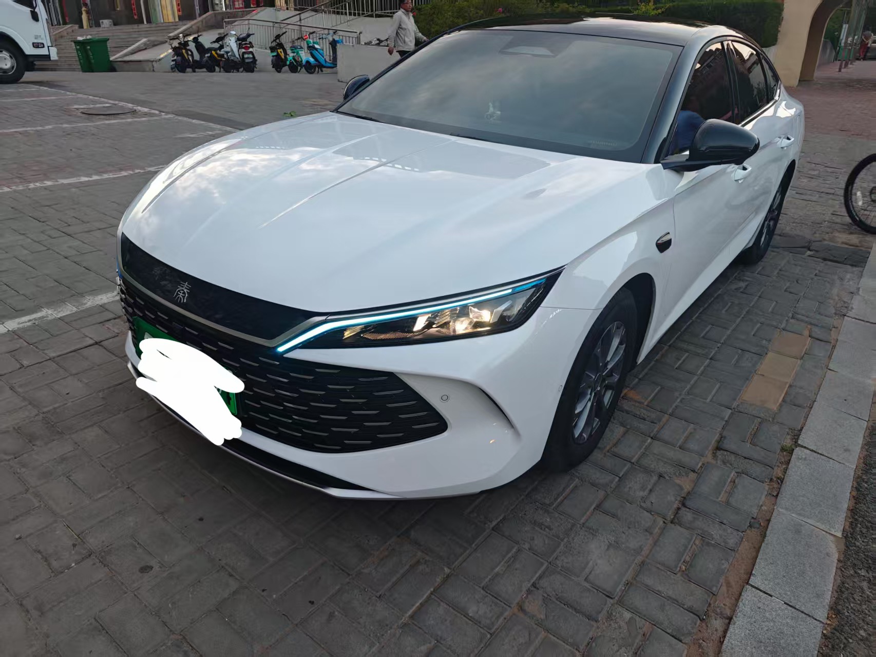 BYD 2025 Qin L DM-i 1.5 CVT Intelligent Driving Edition 80KM Leading Model, Automatic Transmission exterior