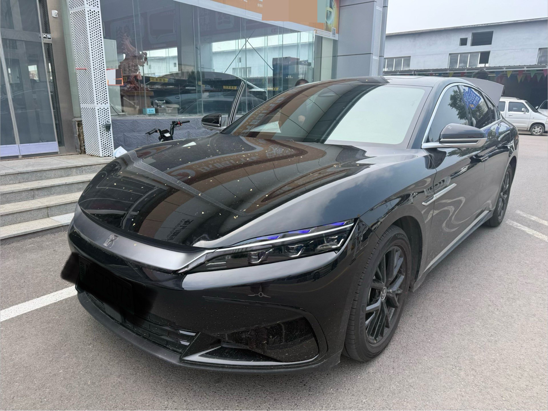 BYD 2025 Han DM-i 1.5T CVT 125KM Elite Edition Automatic Transmission exterior