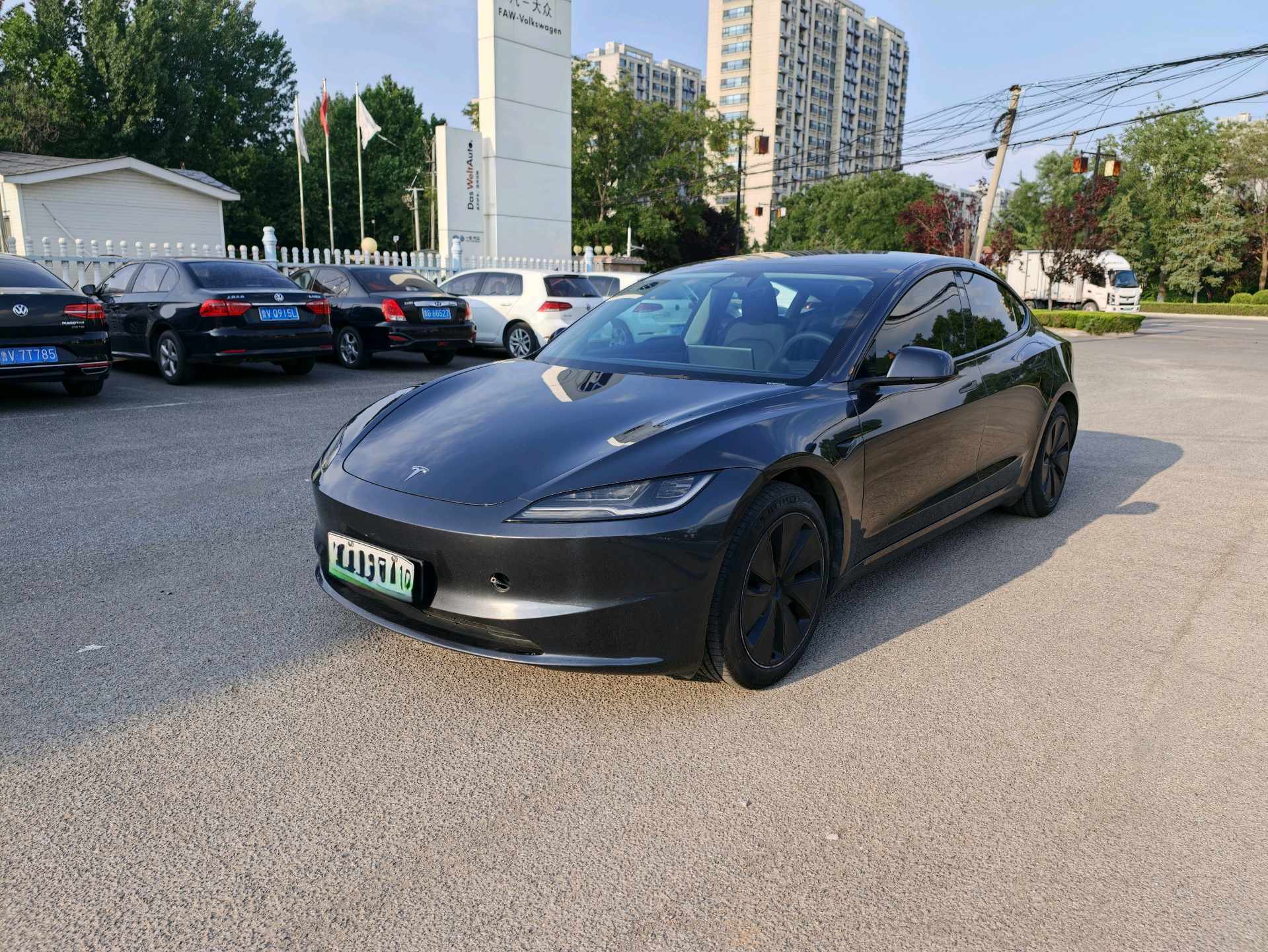 Tesla 2025 Model 3 Rear-Wheel Drive, Automatic Transmission exterior