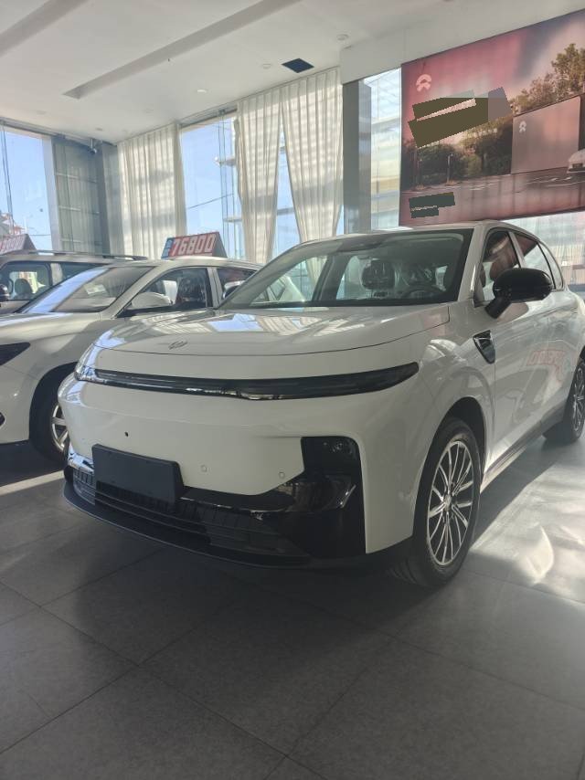 Leapmotor B10 2025 Model Year 510 Executive Edition exterior